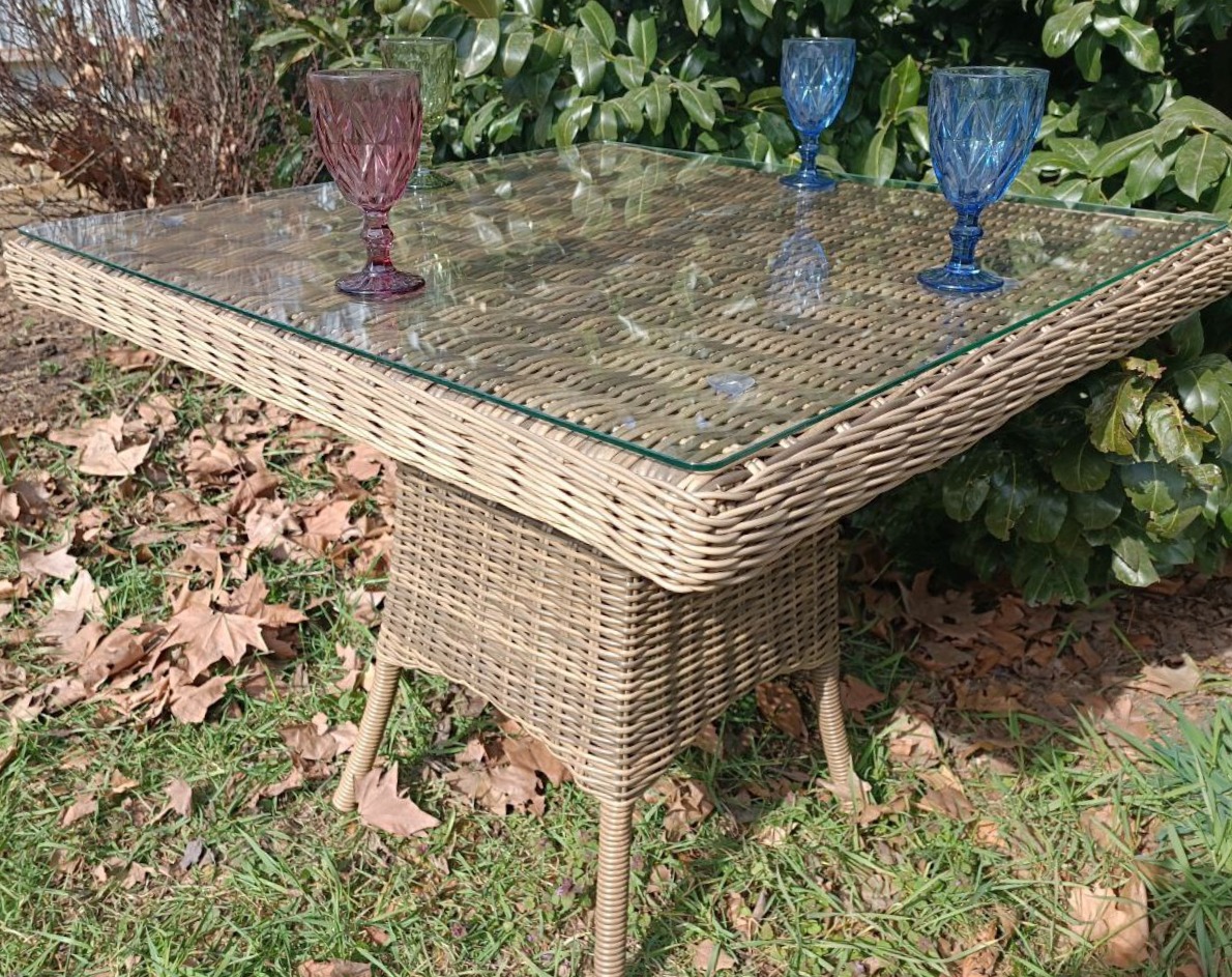 Изображение товара Садовый стол нераздвижной Sunset sm-4013 90x90 см алюминий стекло коричневый