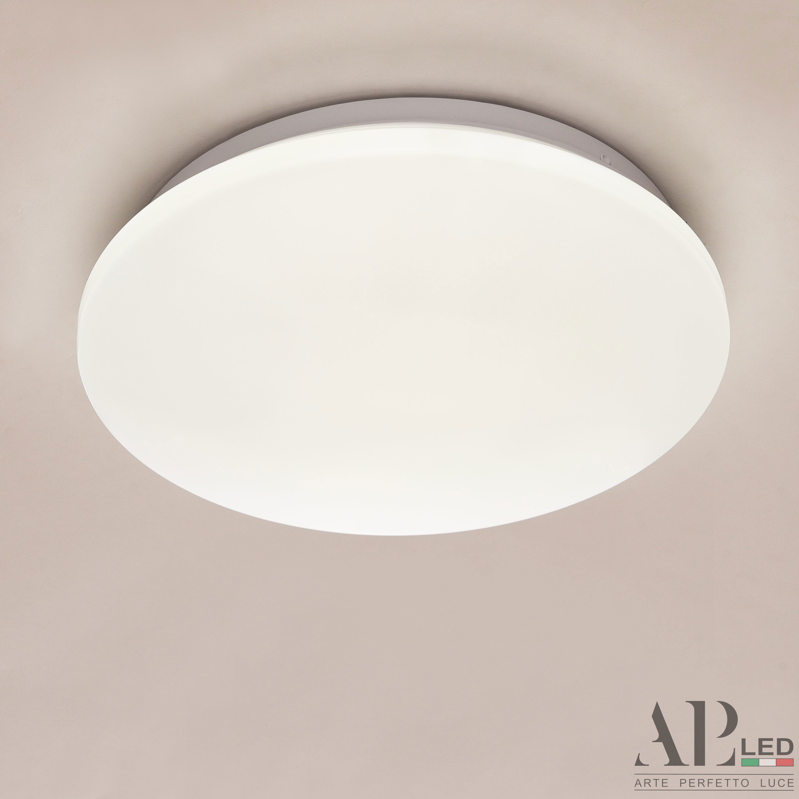 Изображение товара Настенно-потолочный светильник LED 3316Ledvance 12 Вт нейтральный белый свет Россия