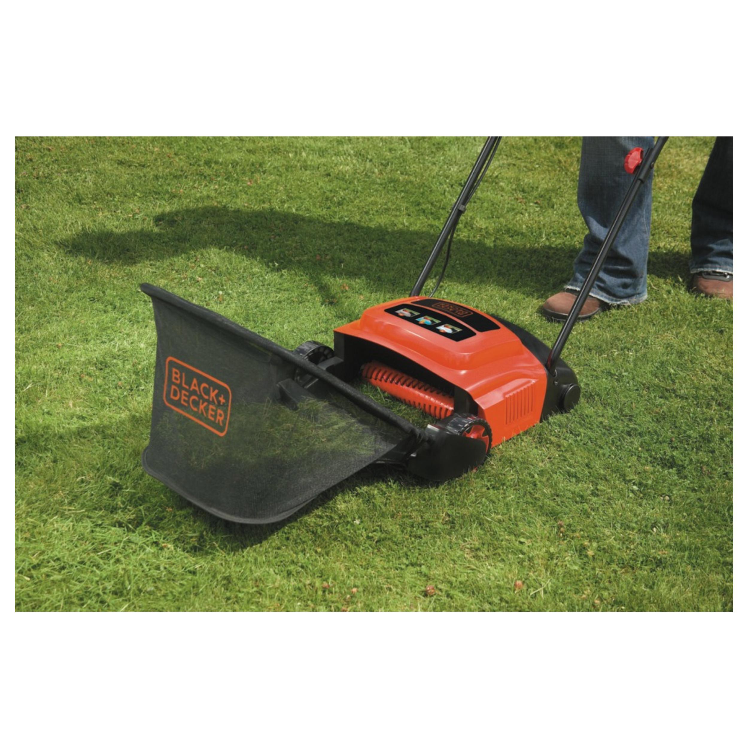Изображение товара Электрический скарификатор Black + Decker GD300-QS 600 Вт для газона