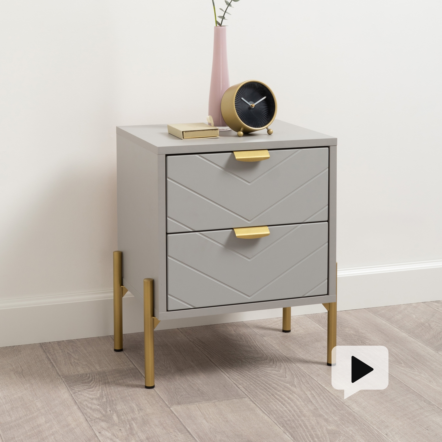 Изображение товара Прикроватная тумба Венеция 16.10 из ЛДСП с двумя ящиками и золотыми ручками