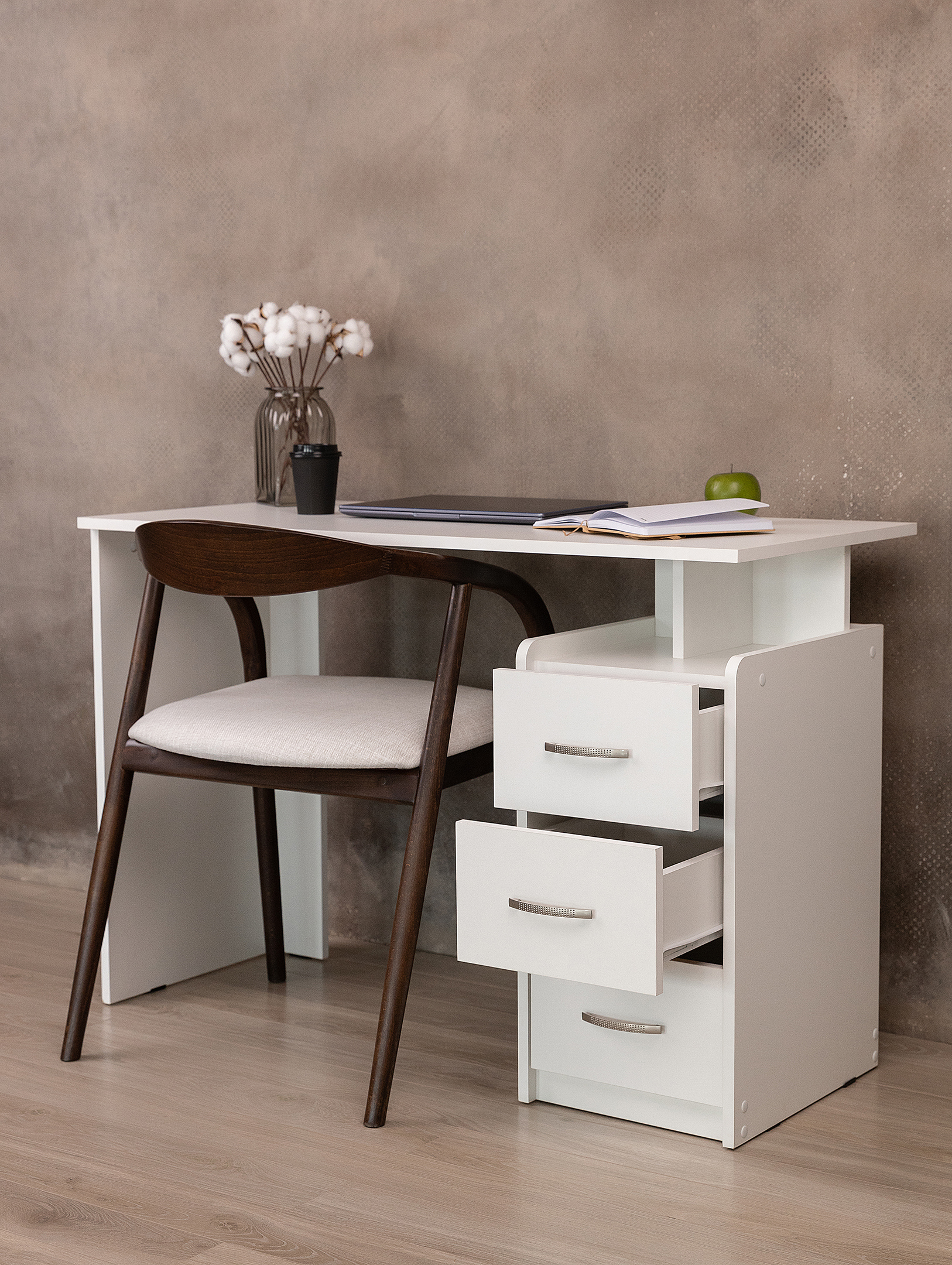 Изображение товара Стол Формула мебели СК-01-Б белый с ящиком для учебы и работы