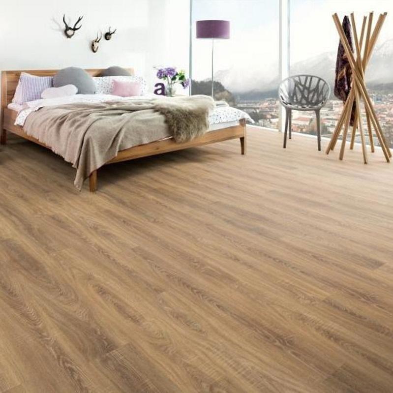 Изображение товара Ламинат Woodstyle Дуб банкс Clic it 33 класс 8 мм с фаской, Водостойкий, Россия