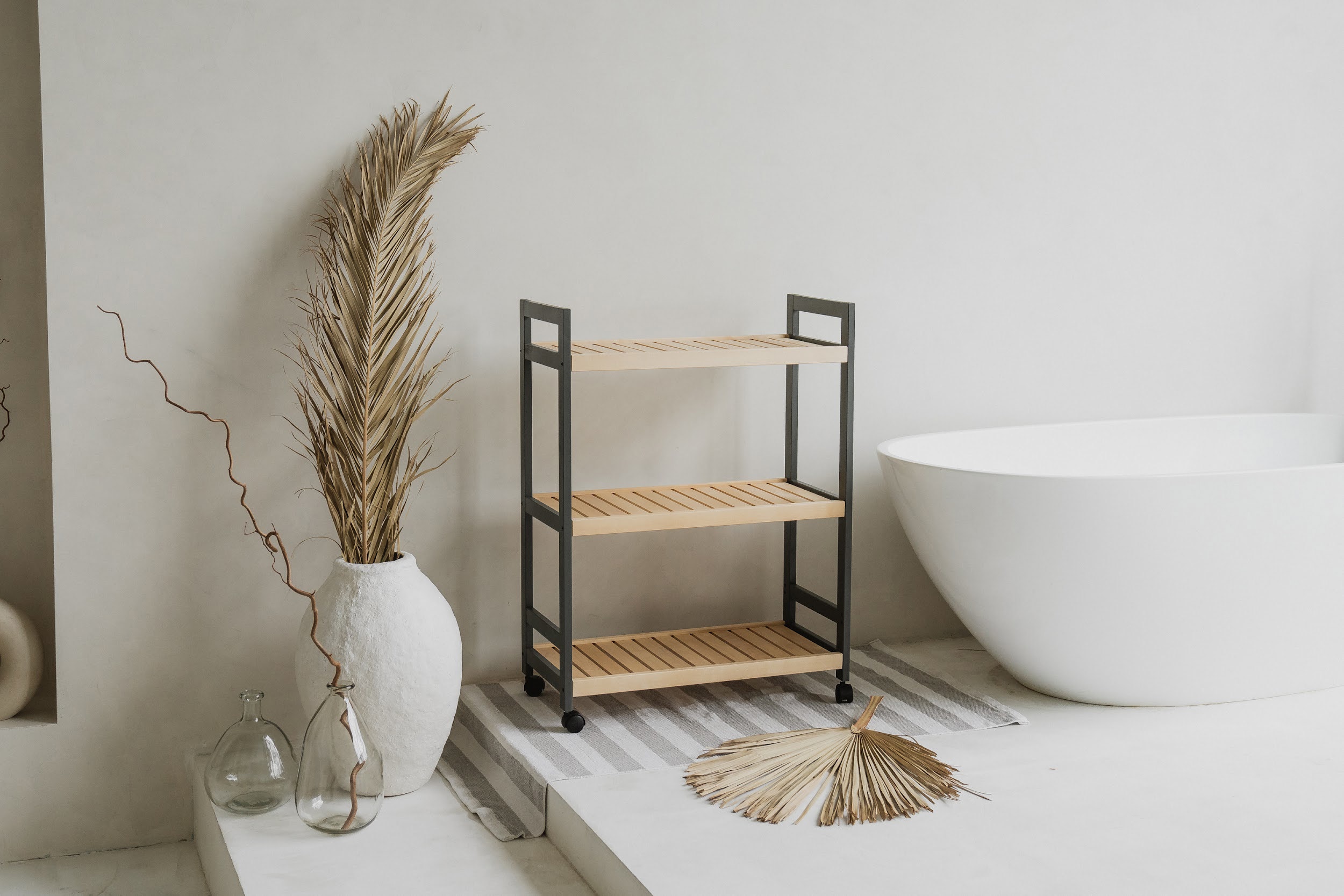 Изображение товара Деревянный стеллаж на колесиках Pine 68x92x33 см берёза скандинавский стиль