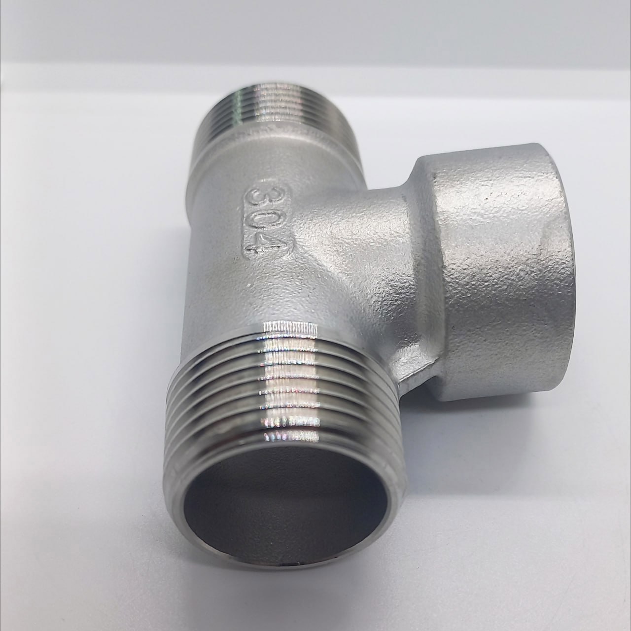 Изображение товара Тройник из нержавеющей стали 1/2x1/2x1/2" для трубопроводов холодного водоснабжения