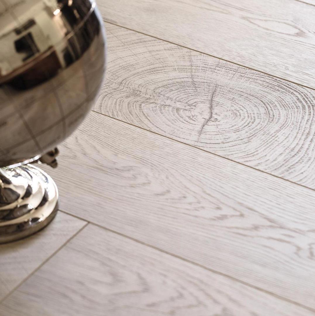 Изображение товара Ламинат Kaindl Дуб Фреско Лив 10 мм 33 класс с фаской для жилых и коммерческих помещений