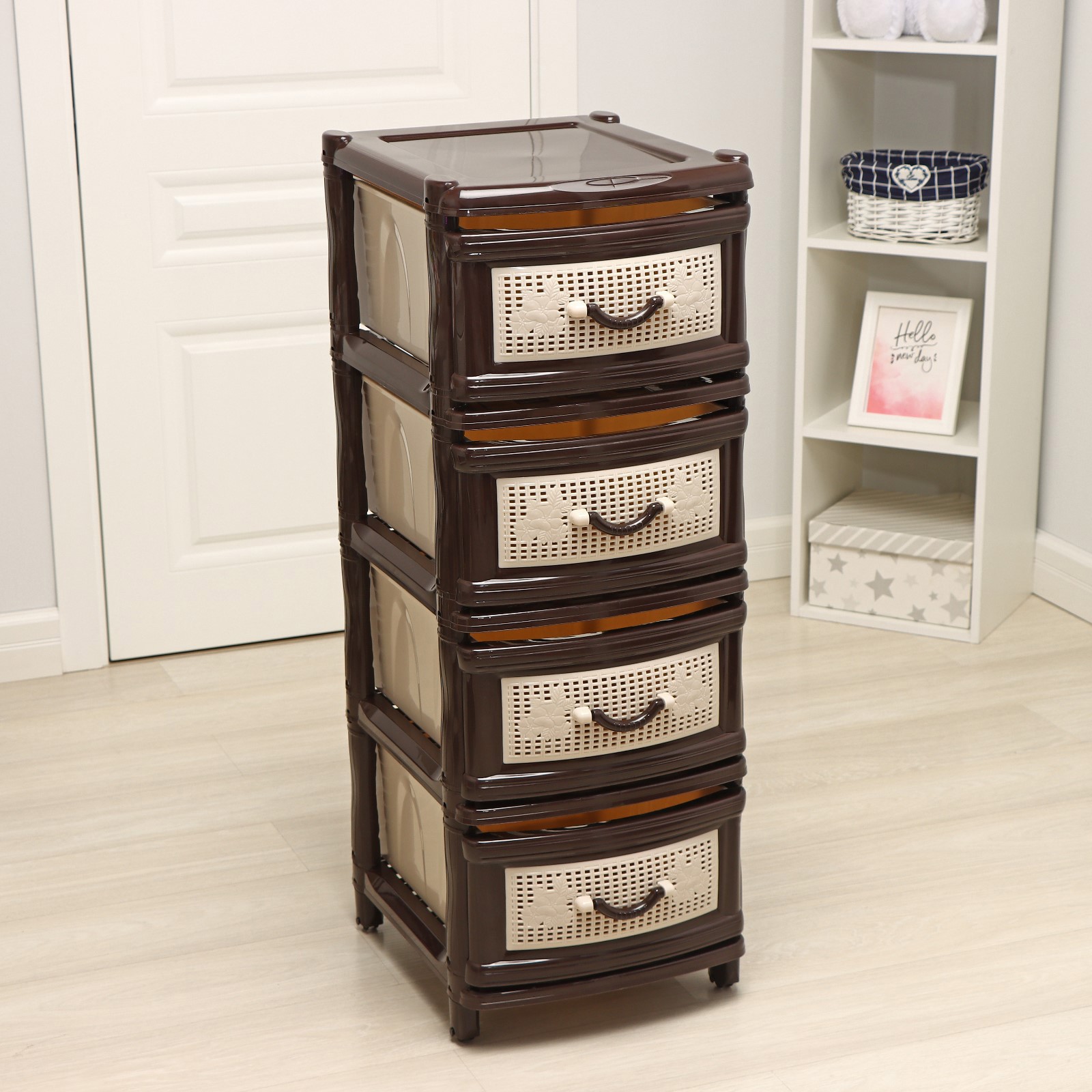 Изображение товара Комод Альтернатива 2645127 4 ящика 38x48x98 см пластик цвет бежевый