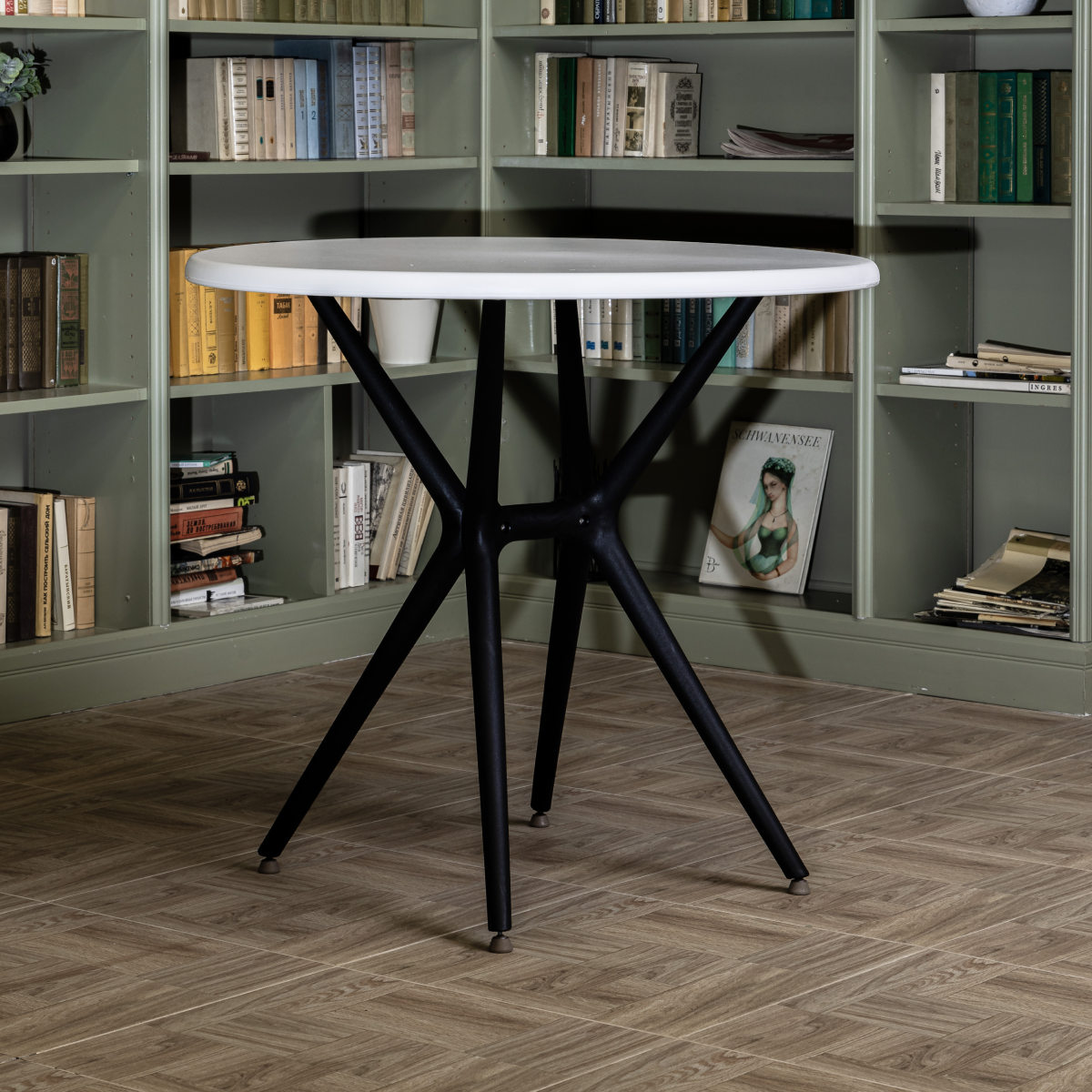 Изображение товара Садовый стол нераздвижной Royal Family TOM 80 см x 80 см x 75 см белый