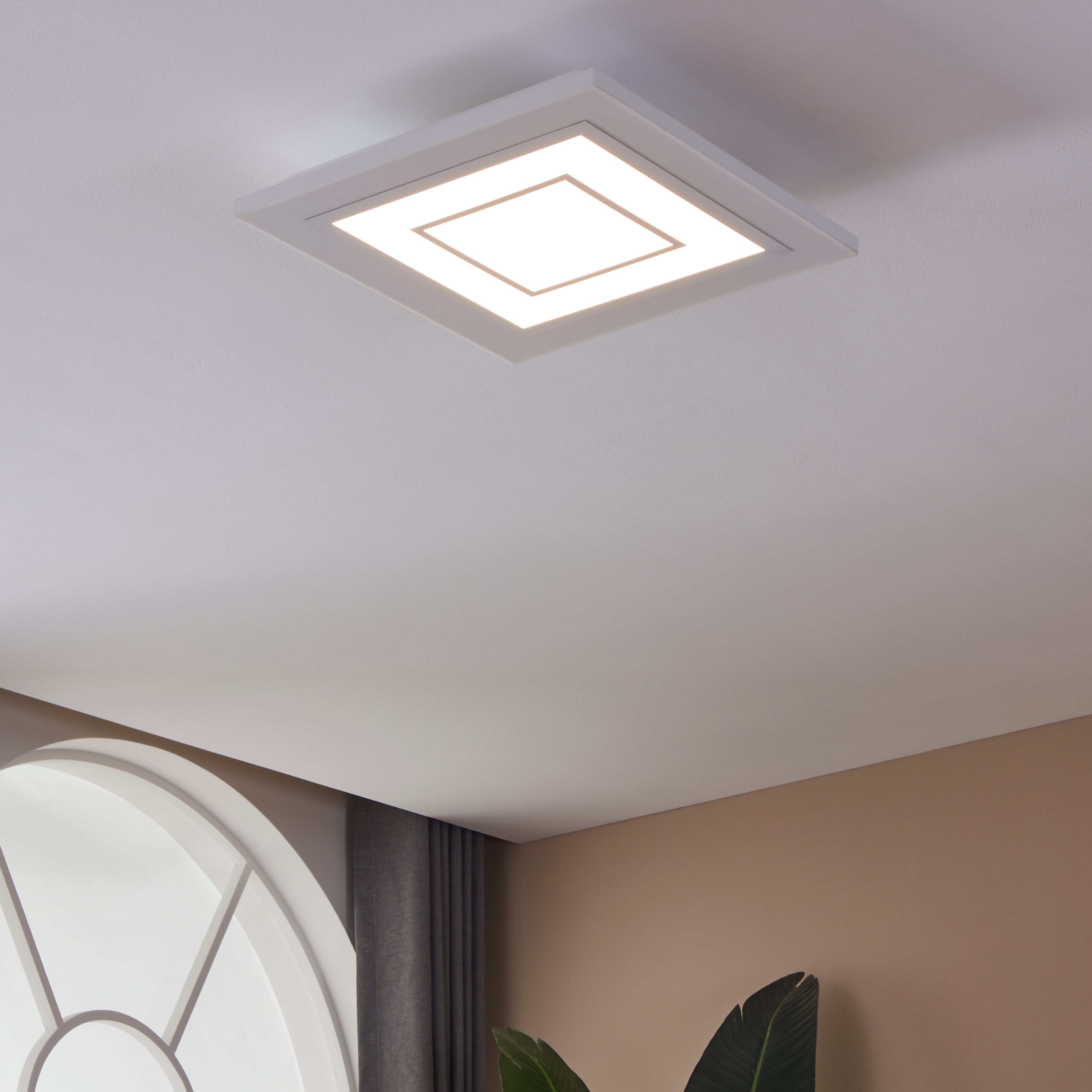 Изображение товара Настенно-потолочный светодиодный светильник Eglo Albarca 900959 с пультом регулировка цвета