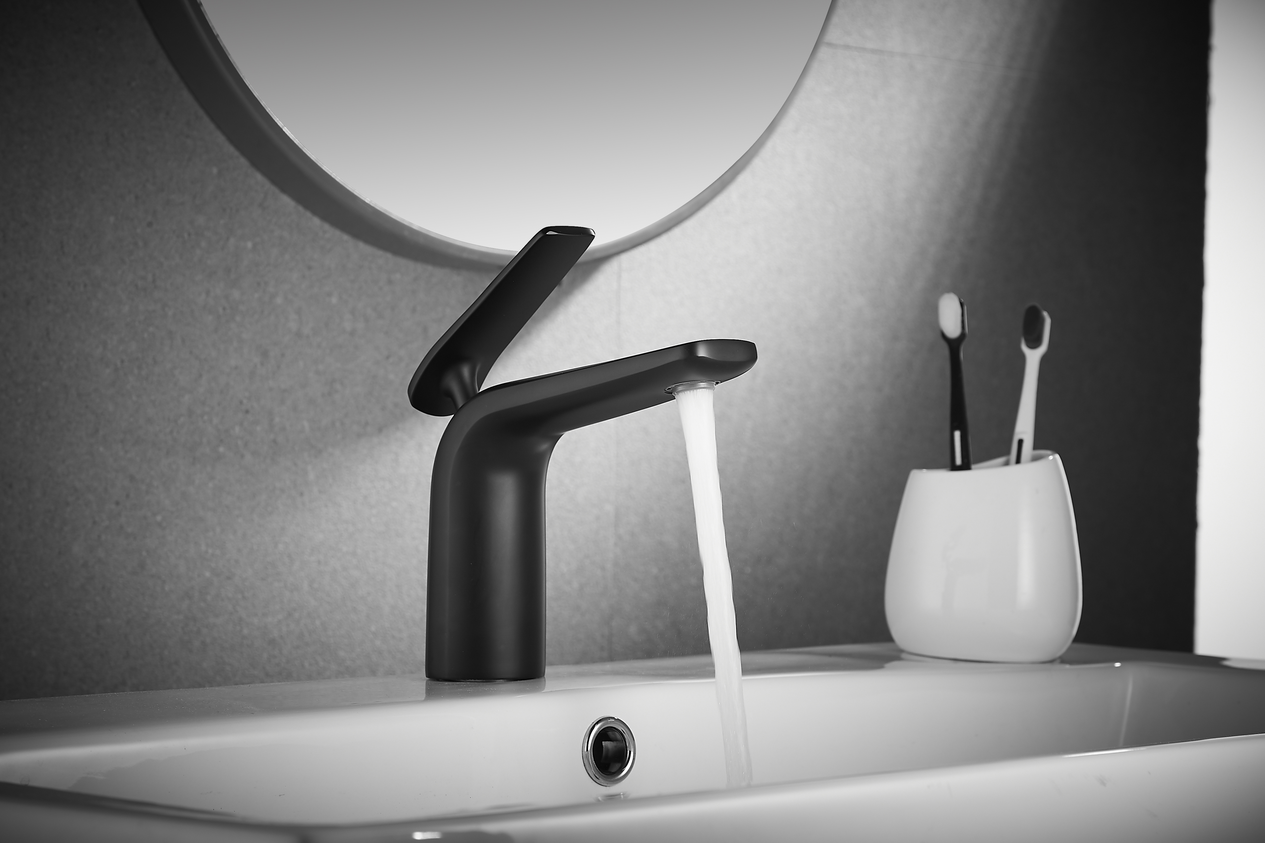 Изображение товара Смеситель для раковины Rose R3901H черный