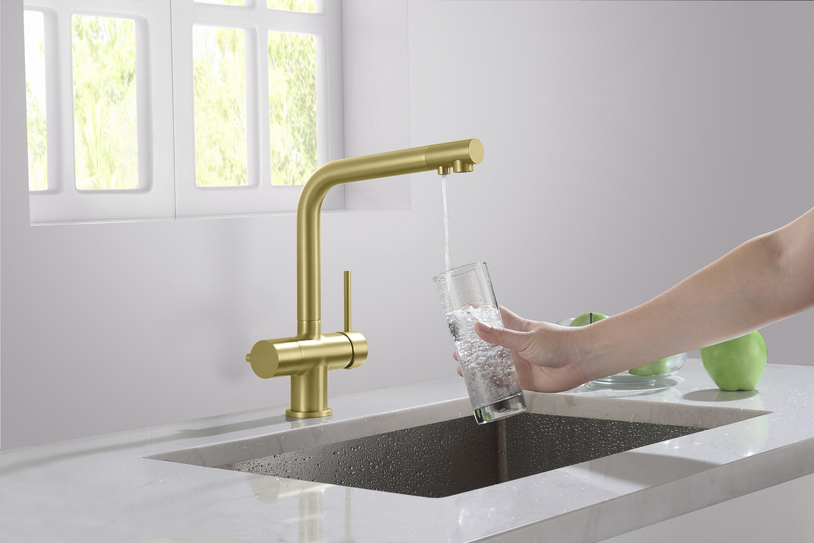 Изображение товара Смеситель для кухни Timo 2396/17F поворотный излив матовое золото