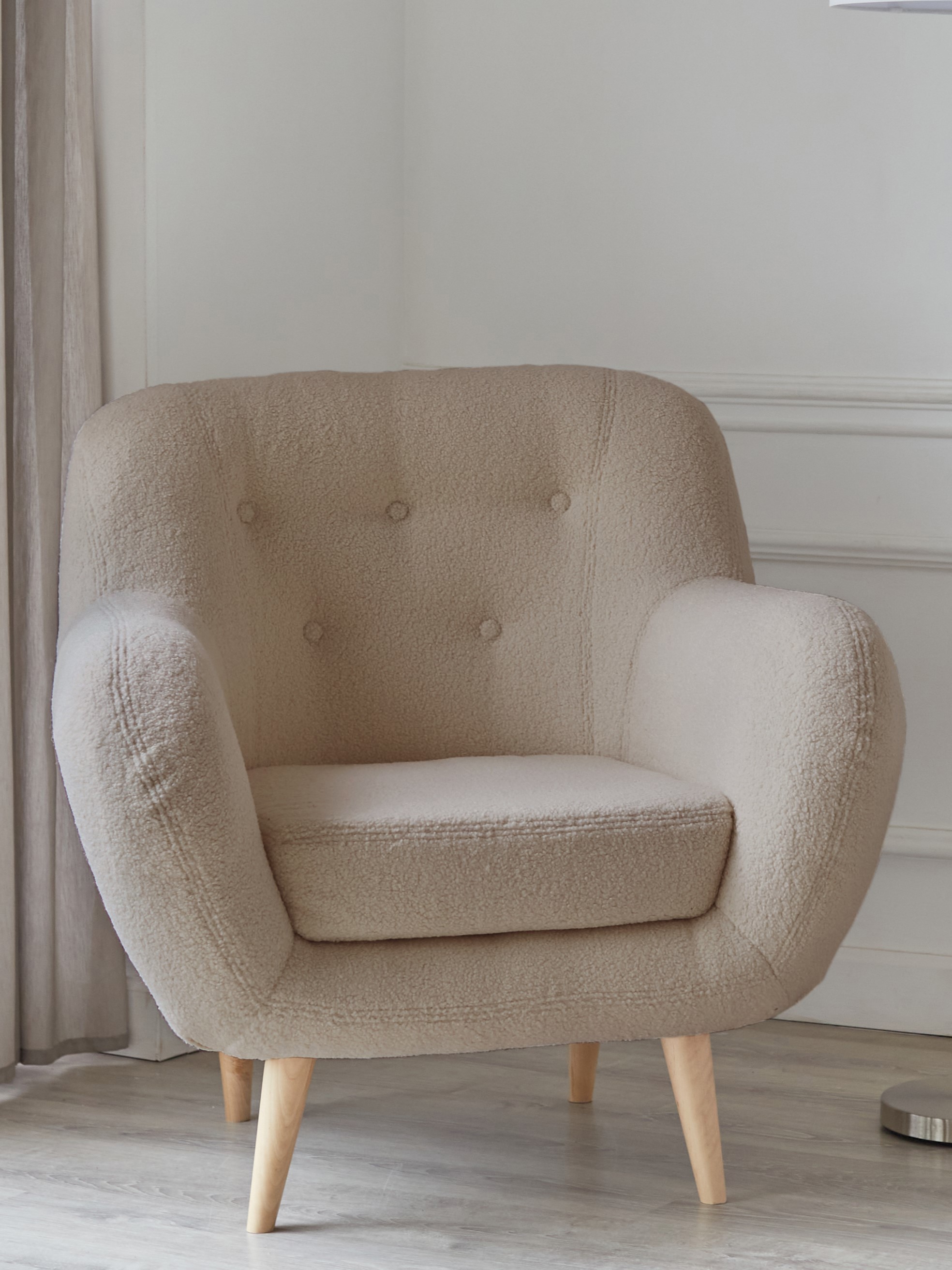 Изображение товара Кресло Элефант из искусственного меха бежевое с высокими опорами