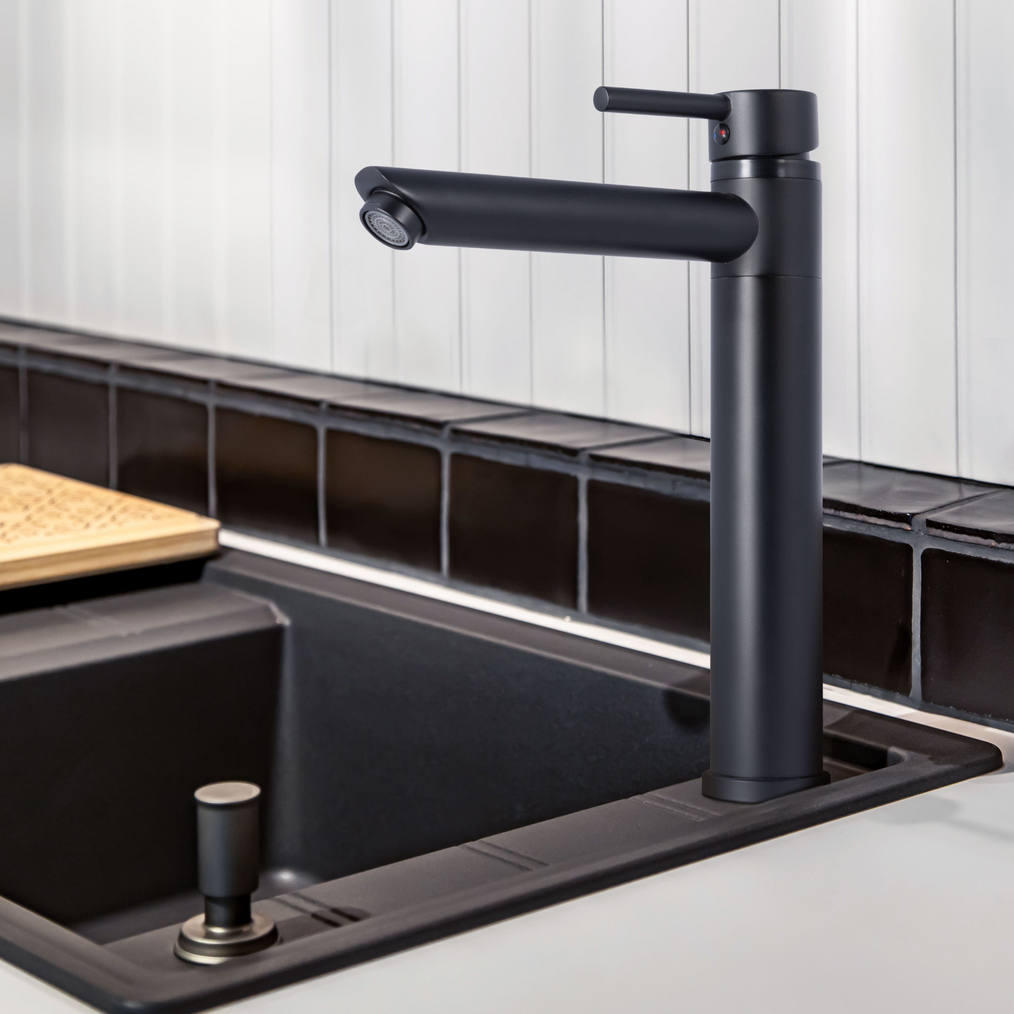 Изображение товара Смеситель для кухни Duero общая высота 29.2 см цвет черный