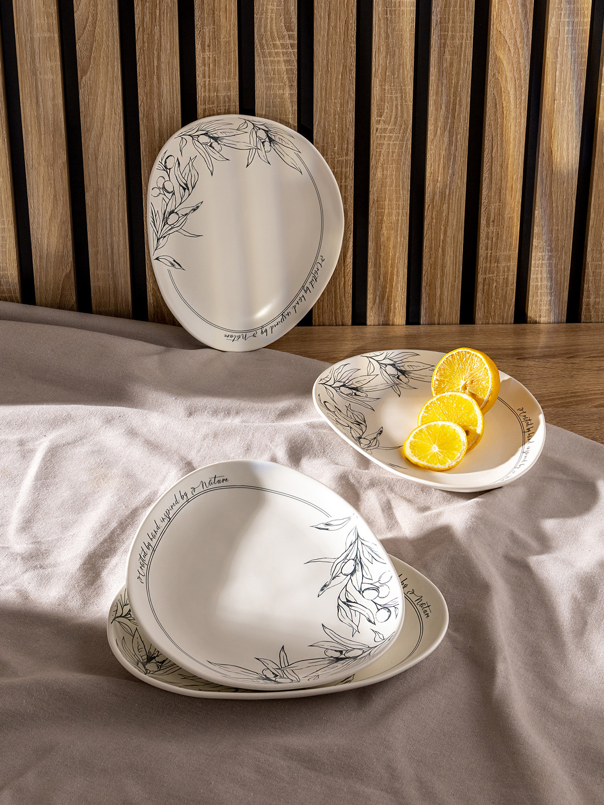 Изображение товара Набор 4 плоских тарелок из фарфора Оливки DeНАСТИЯ белые