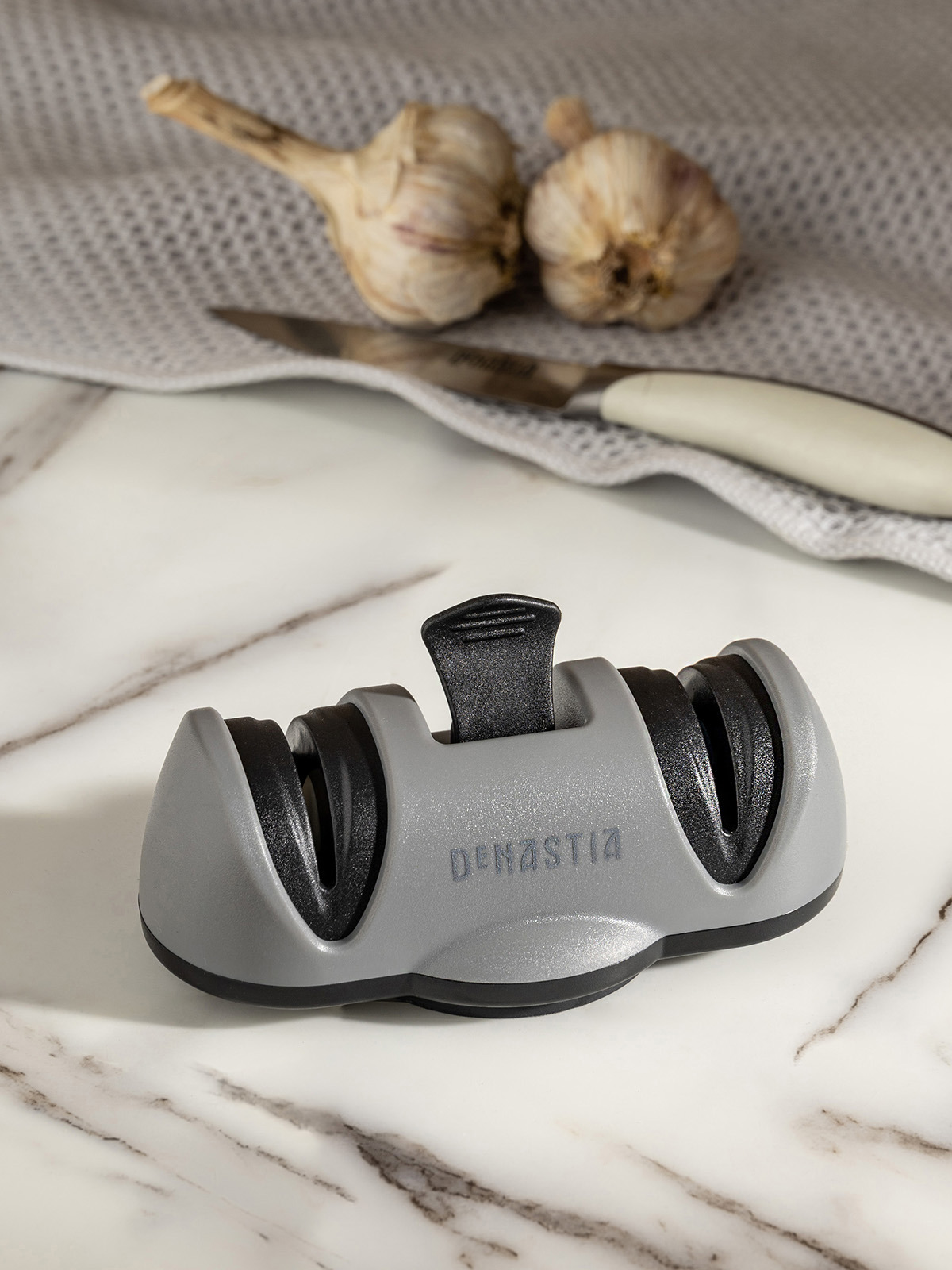 Изображение товара Точилка для ножей DeNASTIA с вакуумным креплением двухэтапная заточка чёрный/серый KN00030