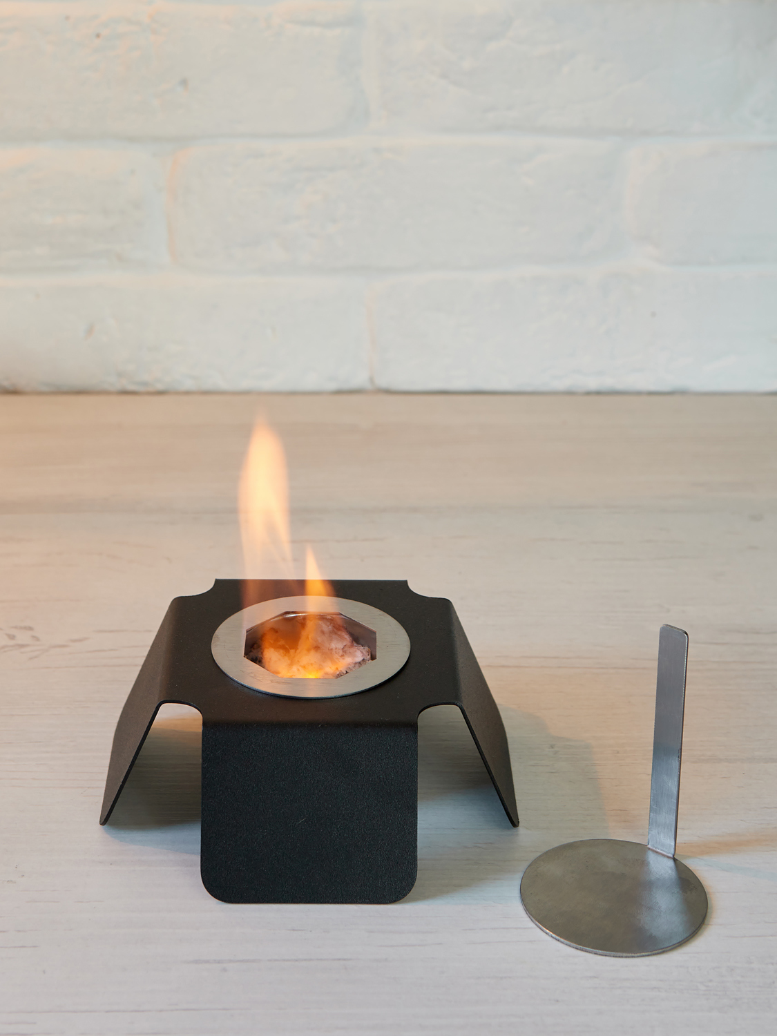 Изображение товара Настольный биокамин Callisto-caminetto Гестия 4 черный для уютного интерьера