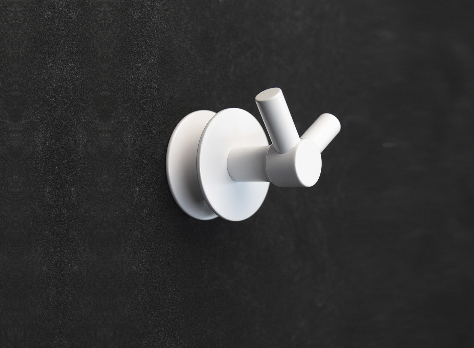 Изображение товара Крючок Steel Art белый матовый галочка нержавеющая сталь