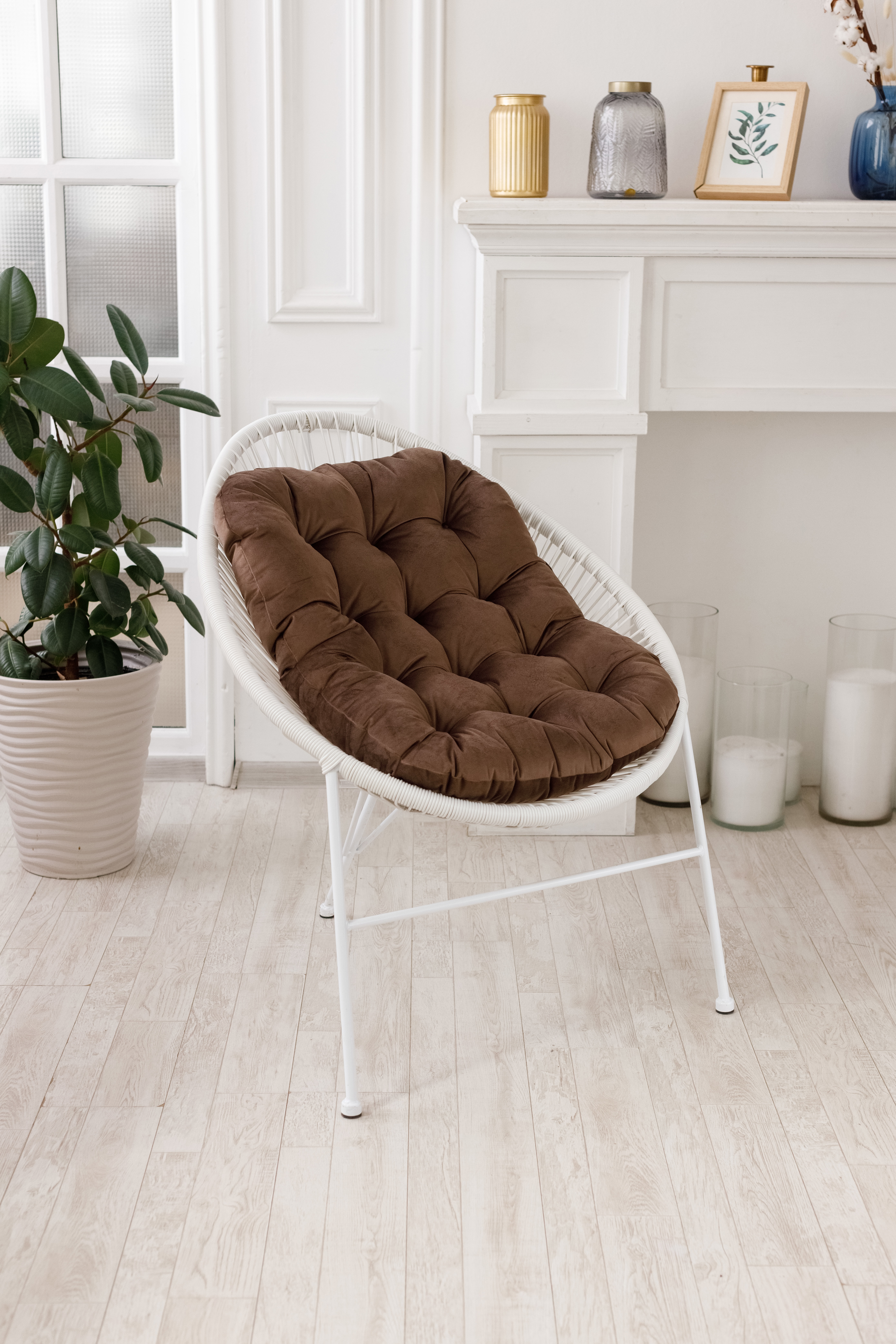 Изображение товара Подушка для кресла Alberica 60х80 см коричневая из велюра с синтепухом