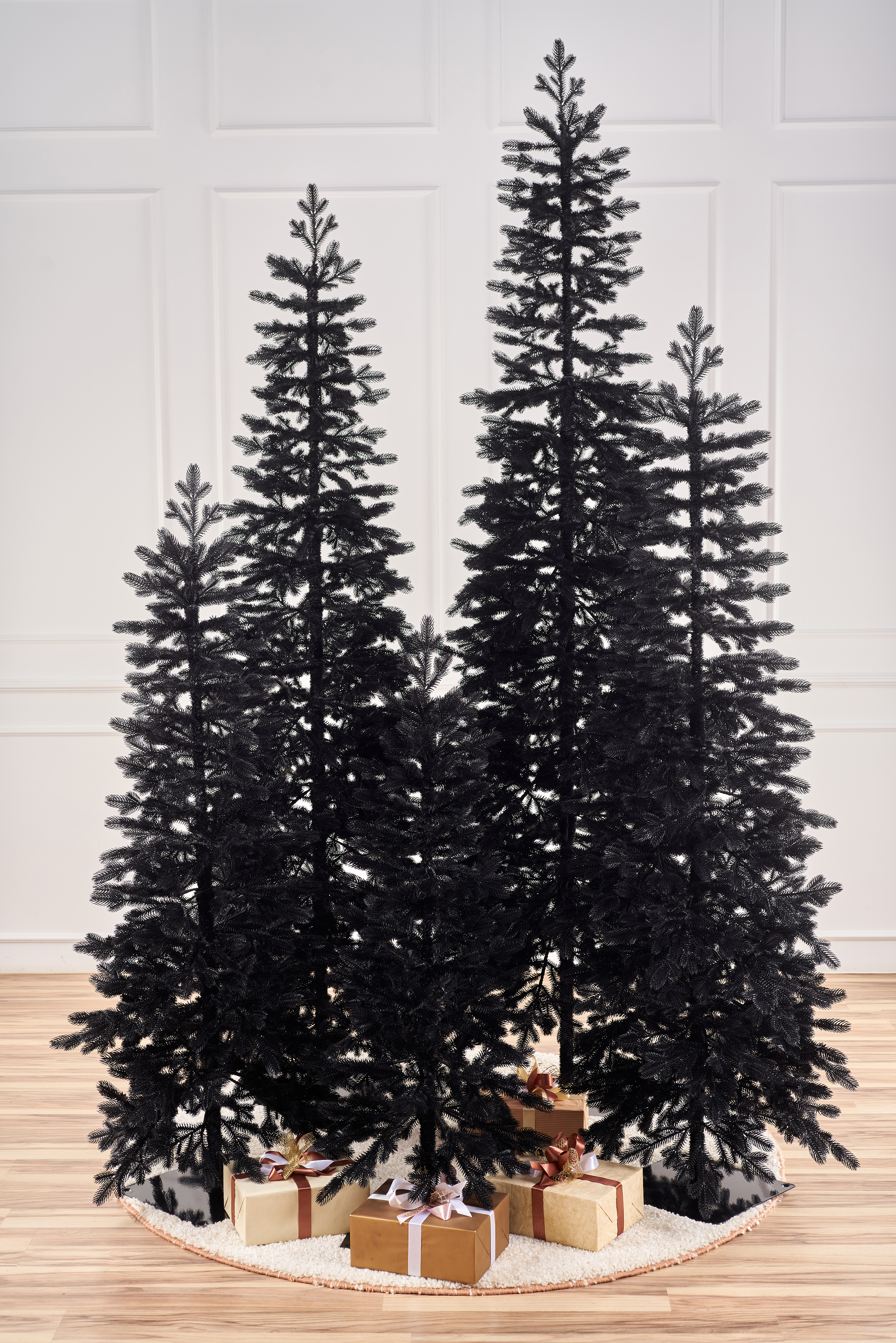 Изображение товара Искусственная елка Max Christmas Тикко 220 см черная литая веточка