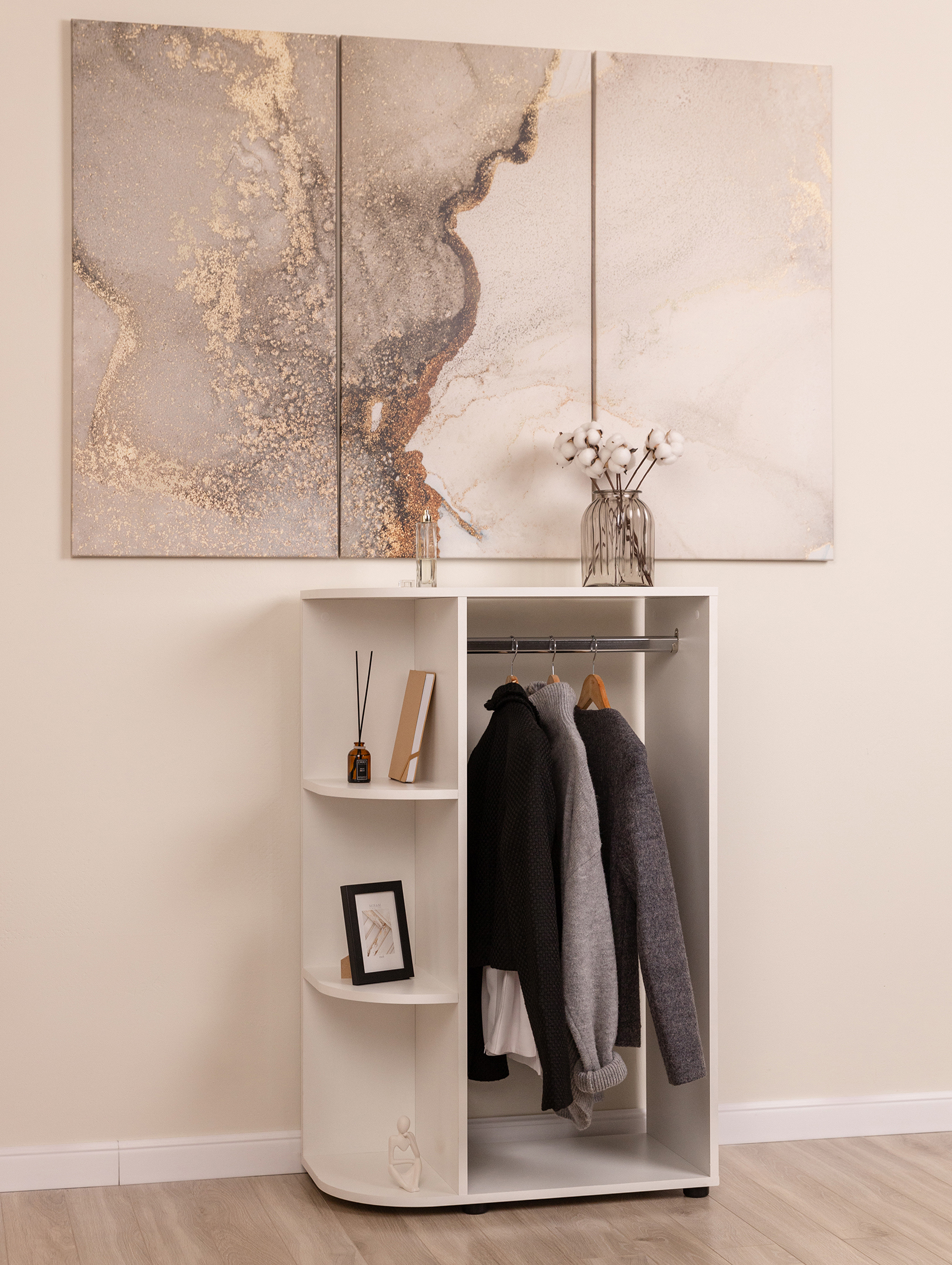 Изображение товара Шкаф Formula мебели ШП-01-Б 70x110x35.5 см из ЛДСП белый, классика