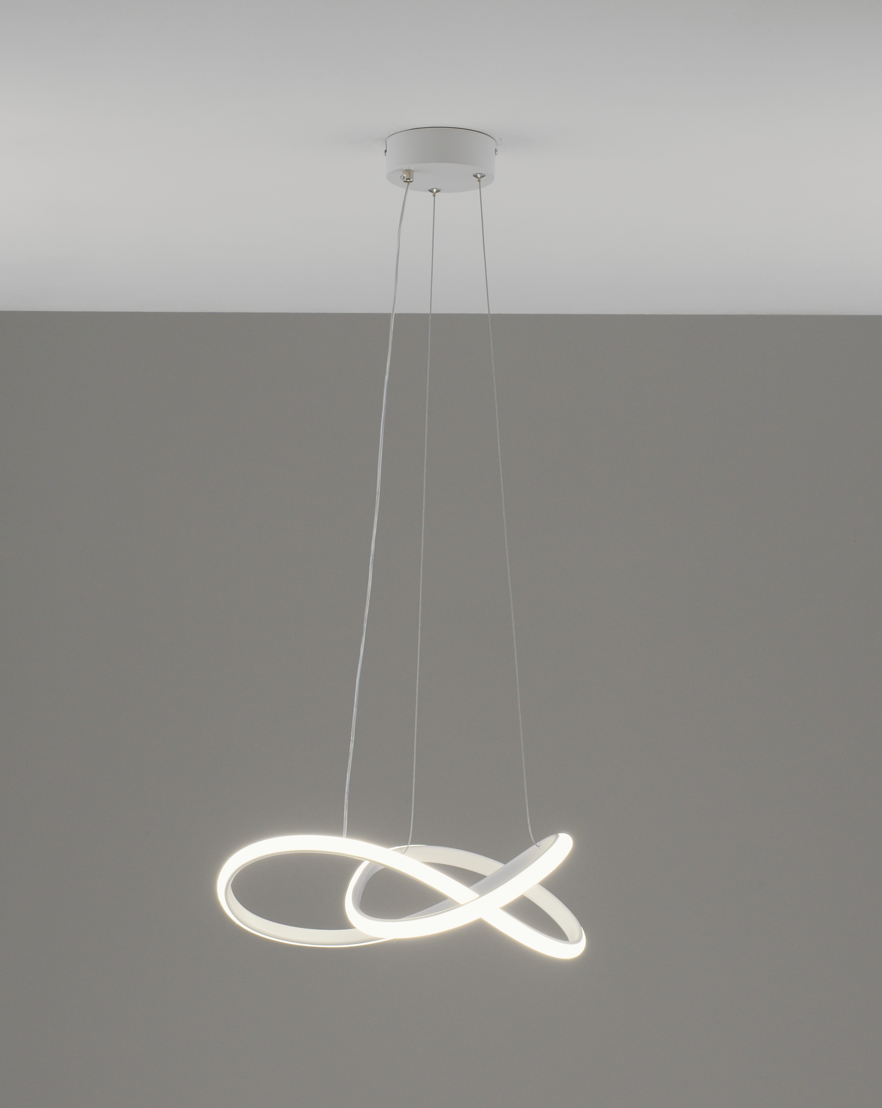 Изображение товара Люстра подвесная MODERLI Amelia с пультом 15 м² регулируемый белый свет