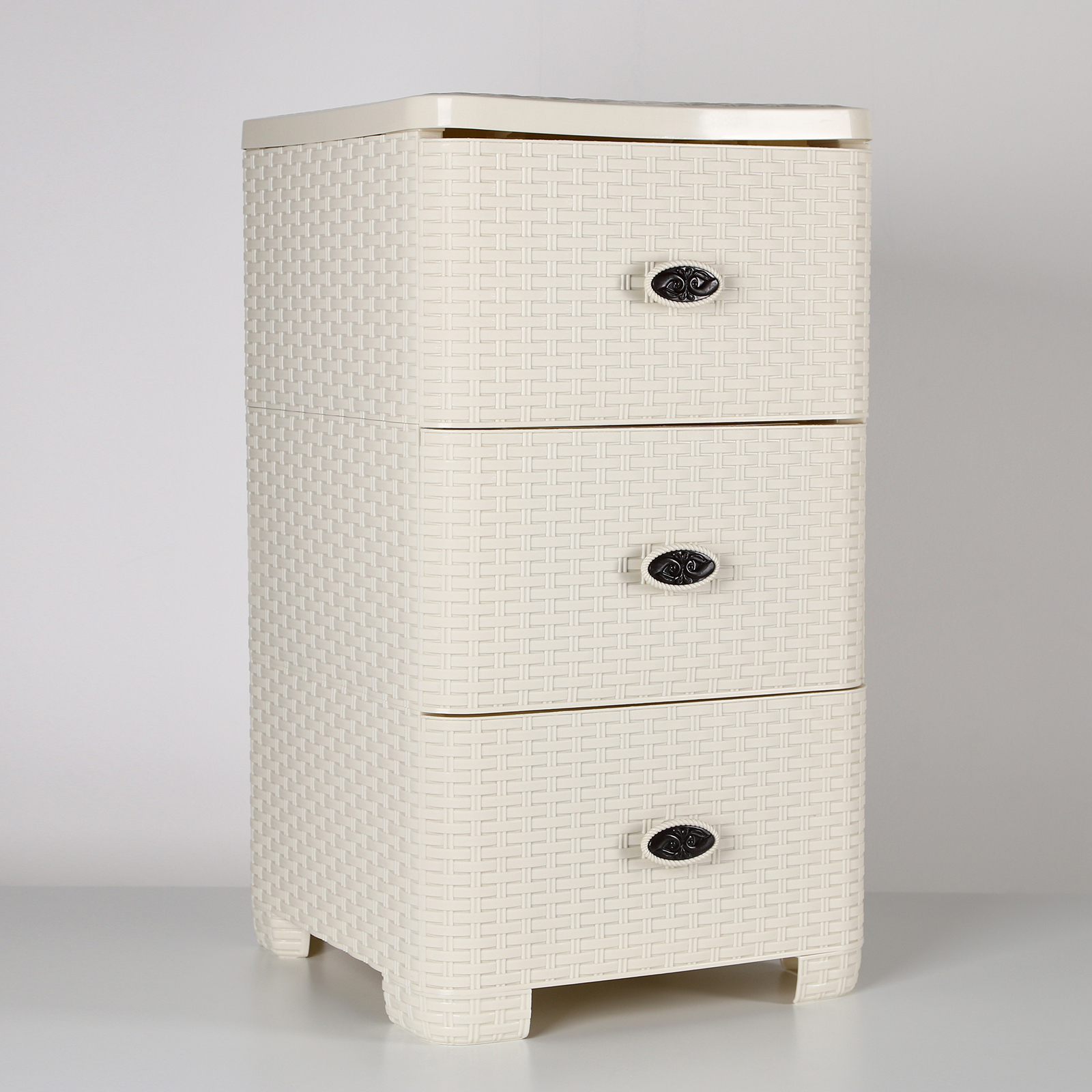 Изображение товара Практичный пластиковый комод Альтернатива 869758 3 ящика белый