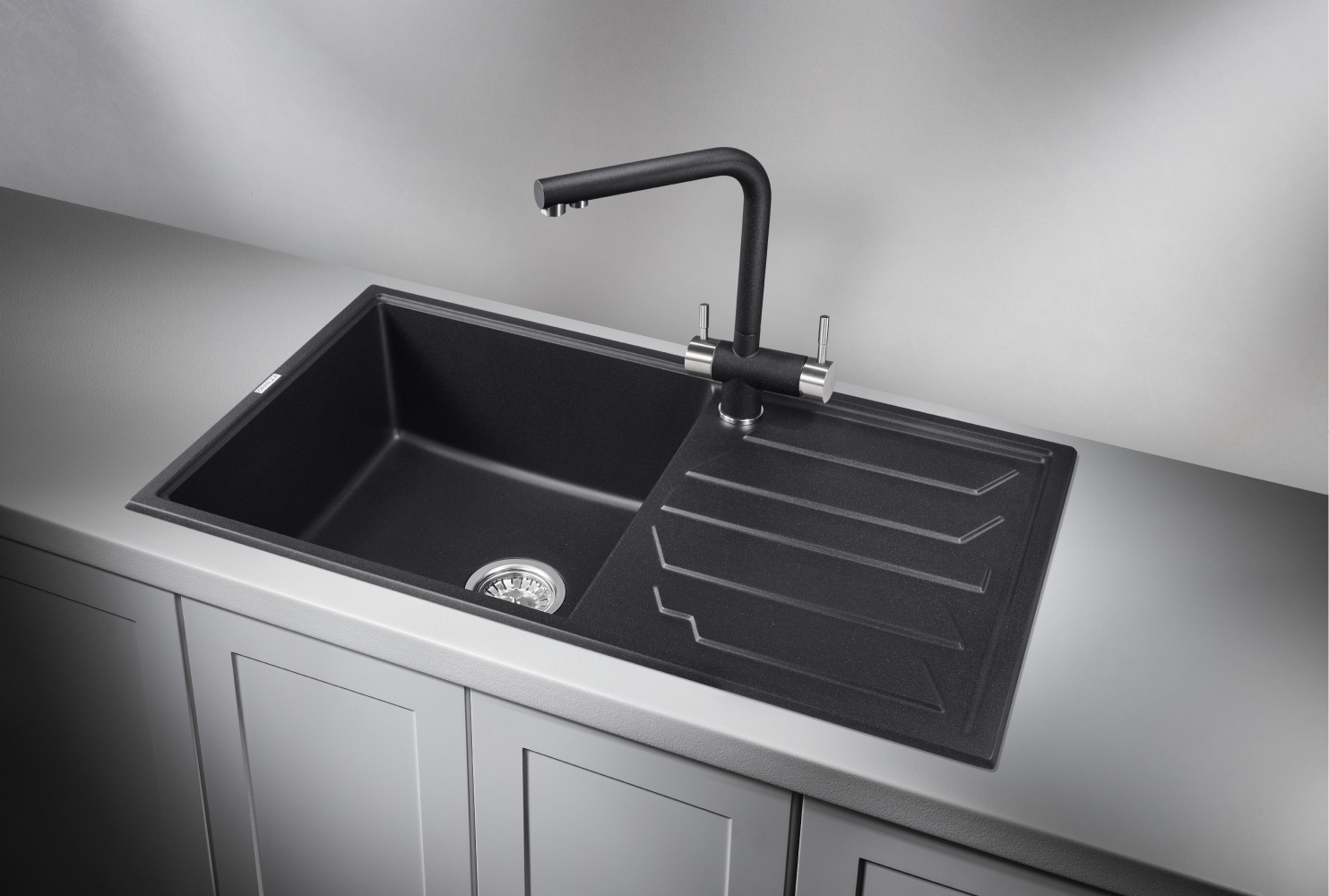Изображение товара Мойка для кухни врезная Granula GR-8601 50x86 см глубина чаши 20 см композитный/кварц цвет черный матовый/черный мрамор Изображение товара Мойка для кухни врезная Granula GR-8601 50x86 см глубина чаши 20 см композитный/кварц цвет черный матовый/черный мрамор