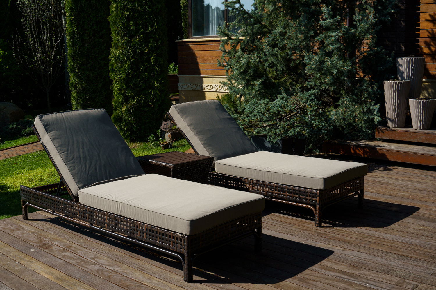 Изображение товара Шезлонг KORSIKA с подушкой алюминий и ротанг коричневый 75x40 см