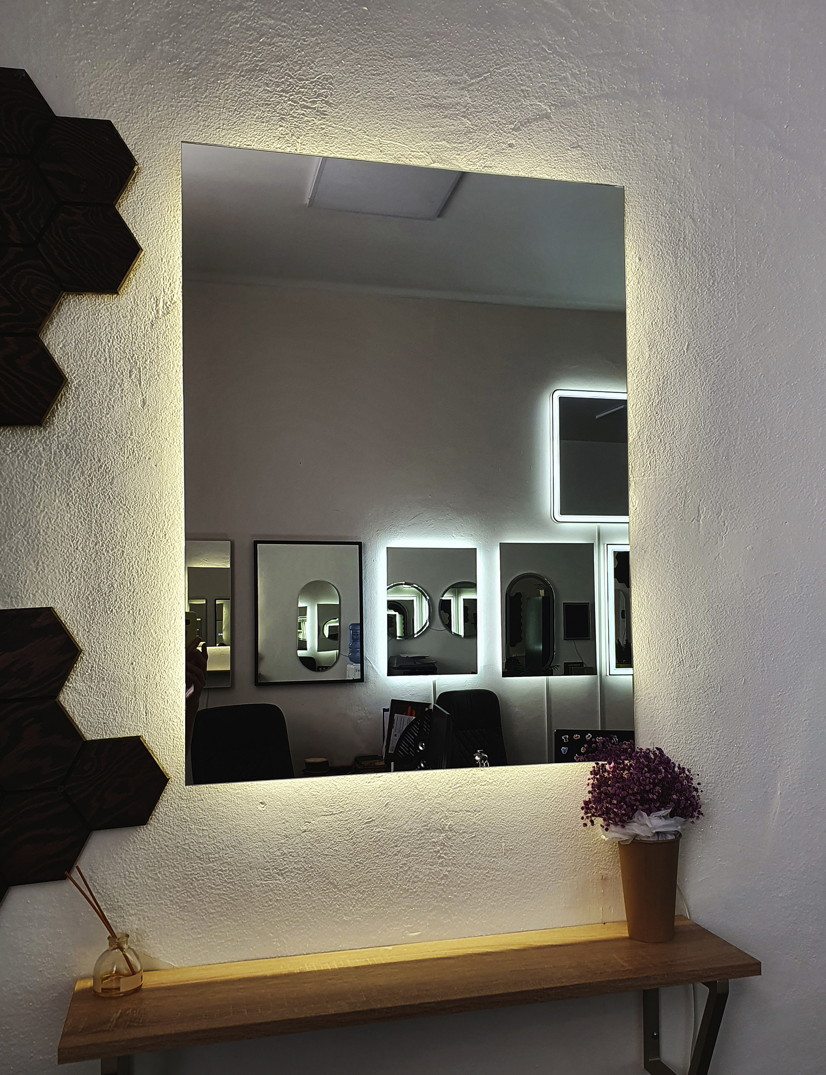 Изображение товара Зеркало в ванную ALFA MIRRORS EK-68AVzVt с подсветкой и подогревом 60x80 см