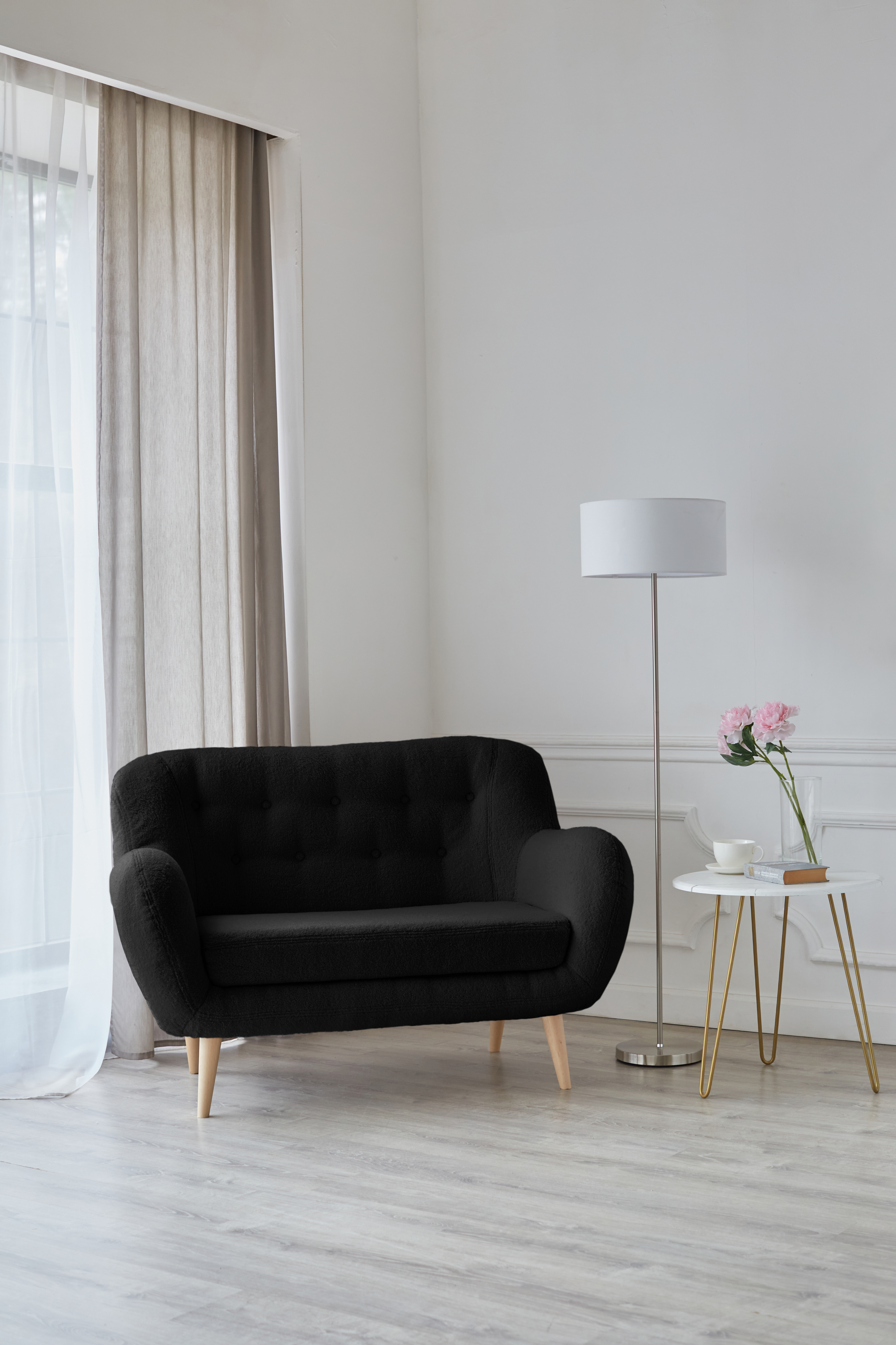 Изображение товара Диван прямой Элефант из искусственного меха с каретной стяжкой 138x85 см