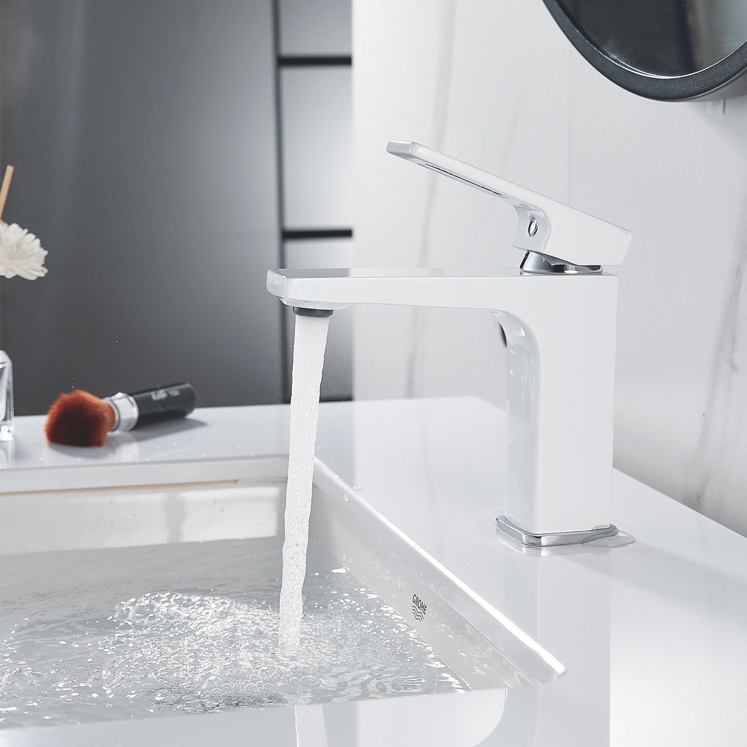 Изображение товара Смеситель для раковины SHEVANIK S90 S9001F стационарный цвет белый