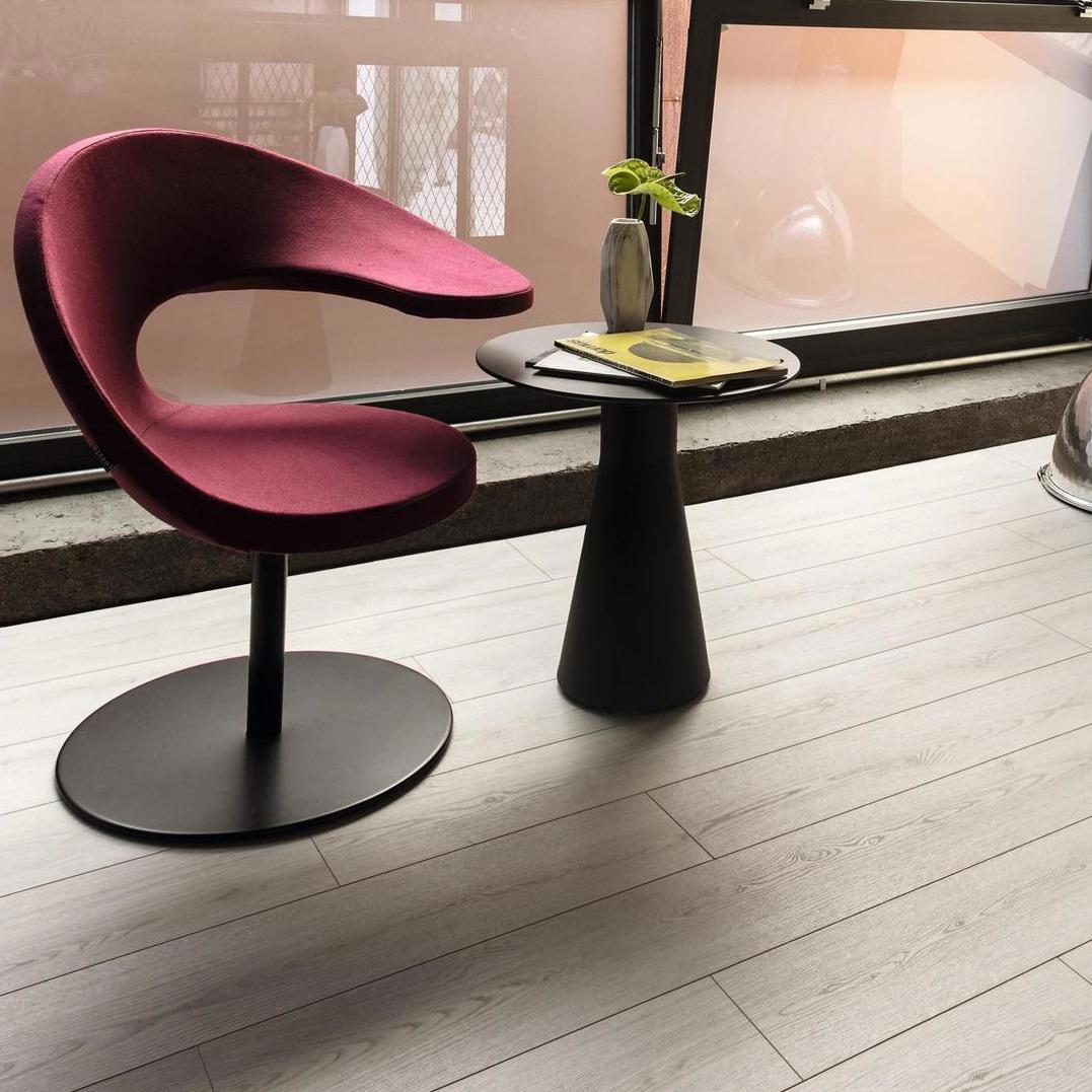 Изображение товара Ламинат Kaindl Дуб Восторг 8 мм 33 класс фаска водостойкий для теплого пола 2.4 м²