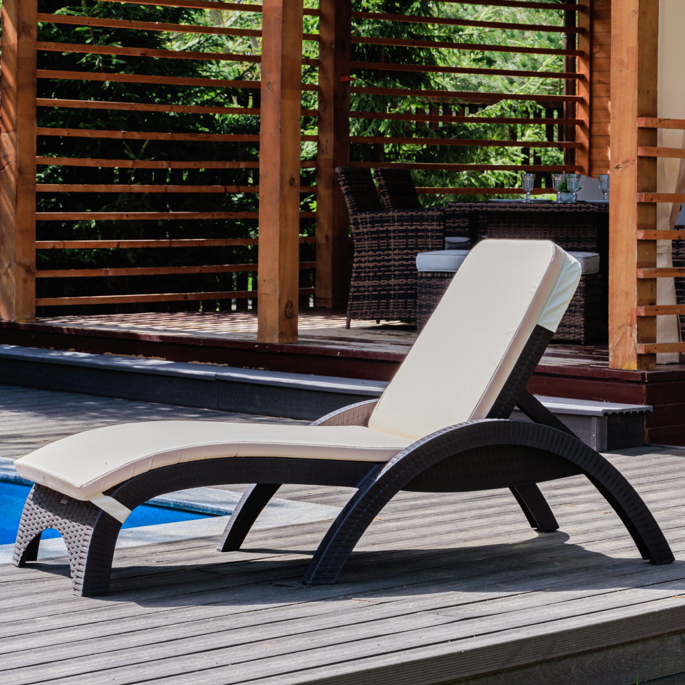 Изображение товара Шезлонг с подушкой Royal Family MARK 187x73x44 см пластик коричневый