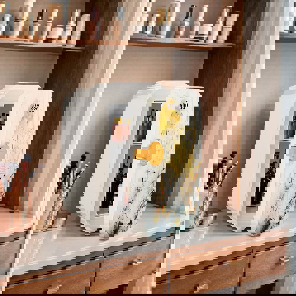 Изображение товара Холодильник для косметики Kitfort KT-3199 с охлаждением и нагревом