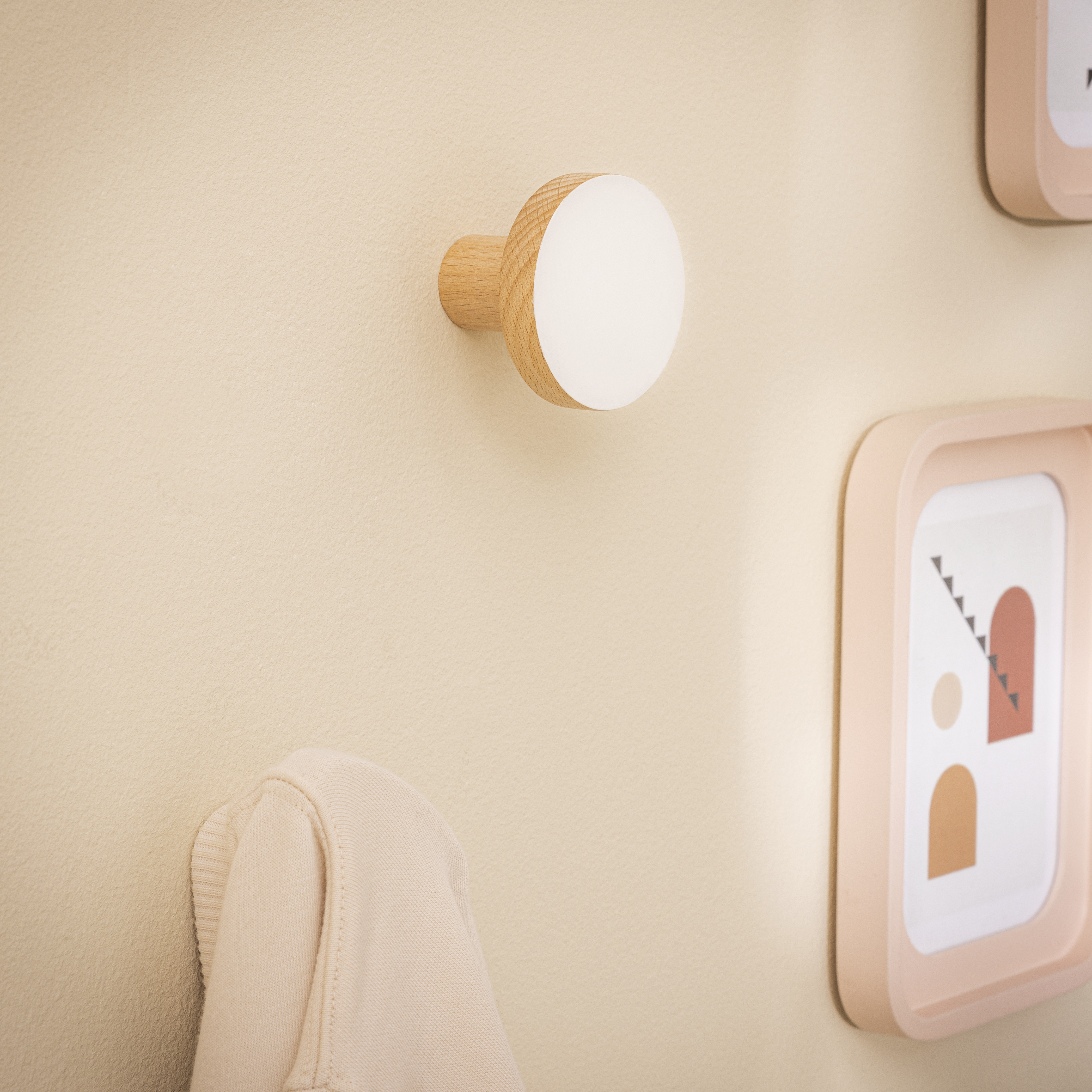 Изображение товара Вешалка настенная Rondo с 1 крючком белого цвета