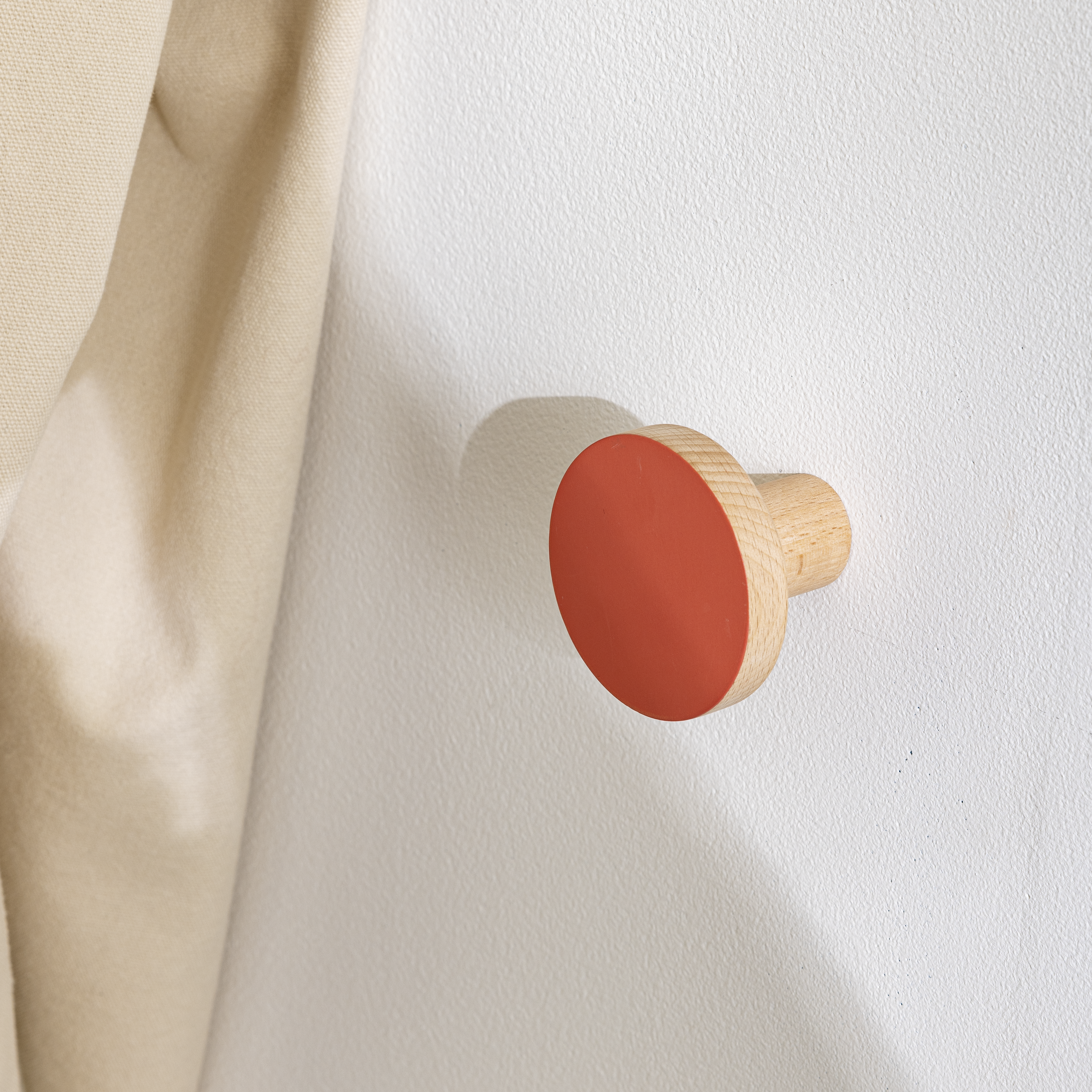 Изображение товара Вешалка настенная Rondo Coctail 1 крючок 6x6x4.7 см цвет красный