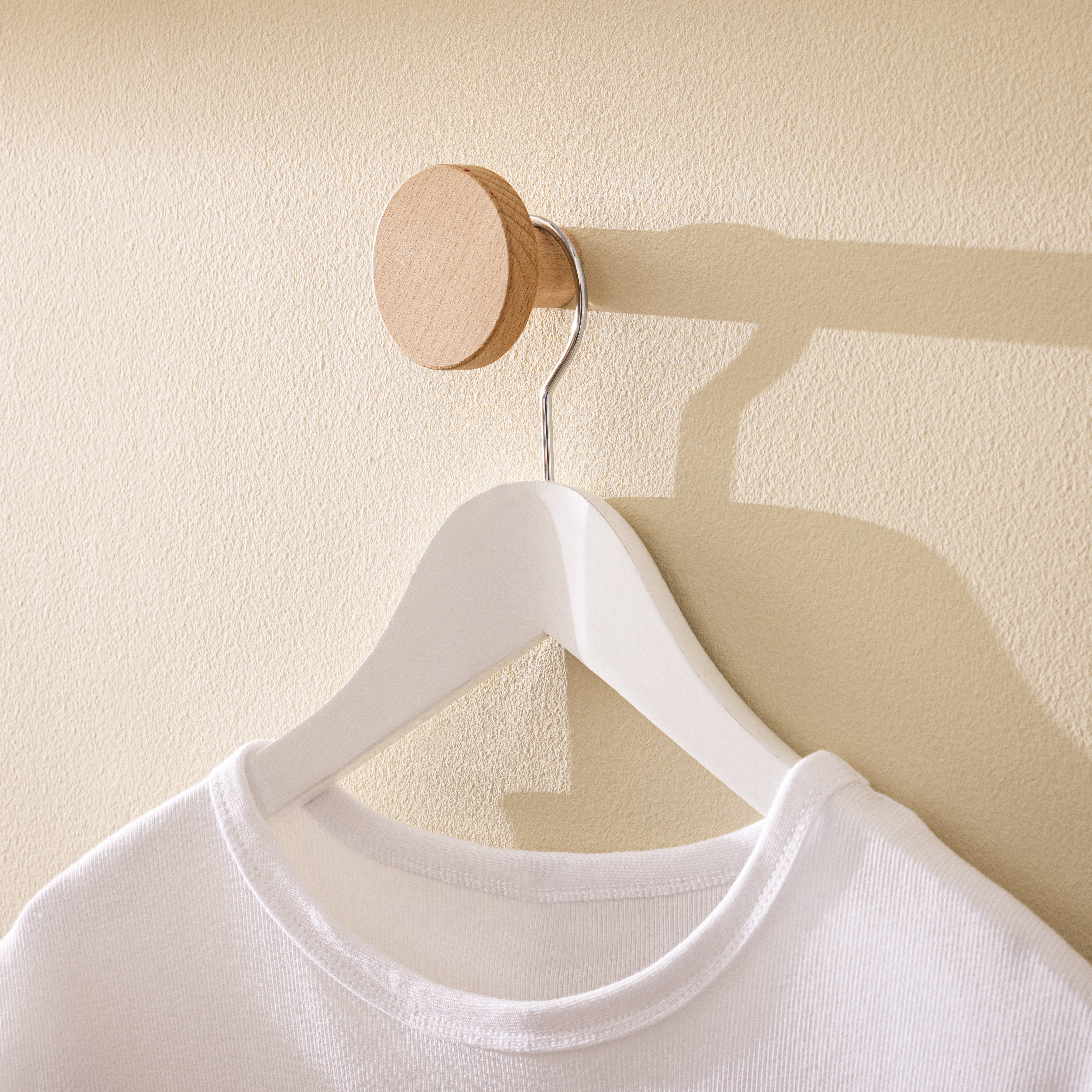 Вешалка настенная Rondo 1 крючок 6x6x4.7 см цвет натуральный