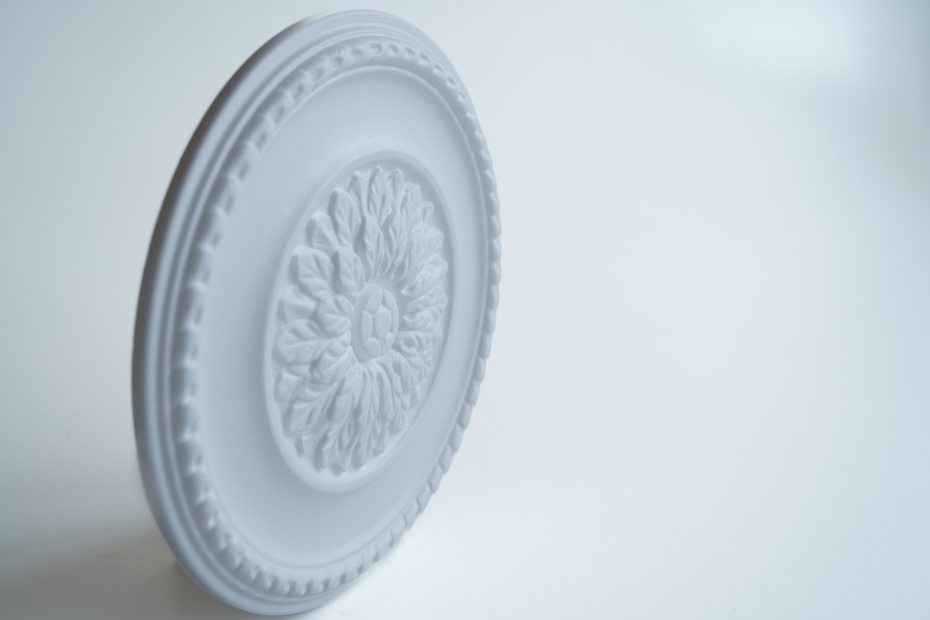 Декоративная потолочная розетка полистирол белая Decoflair D305-380 38 см - 1