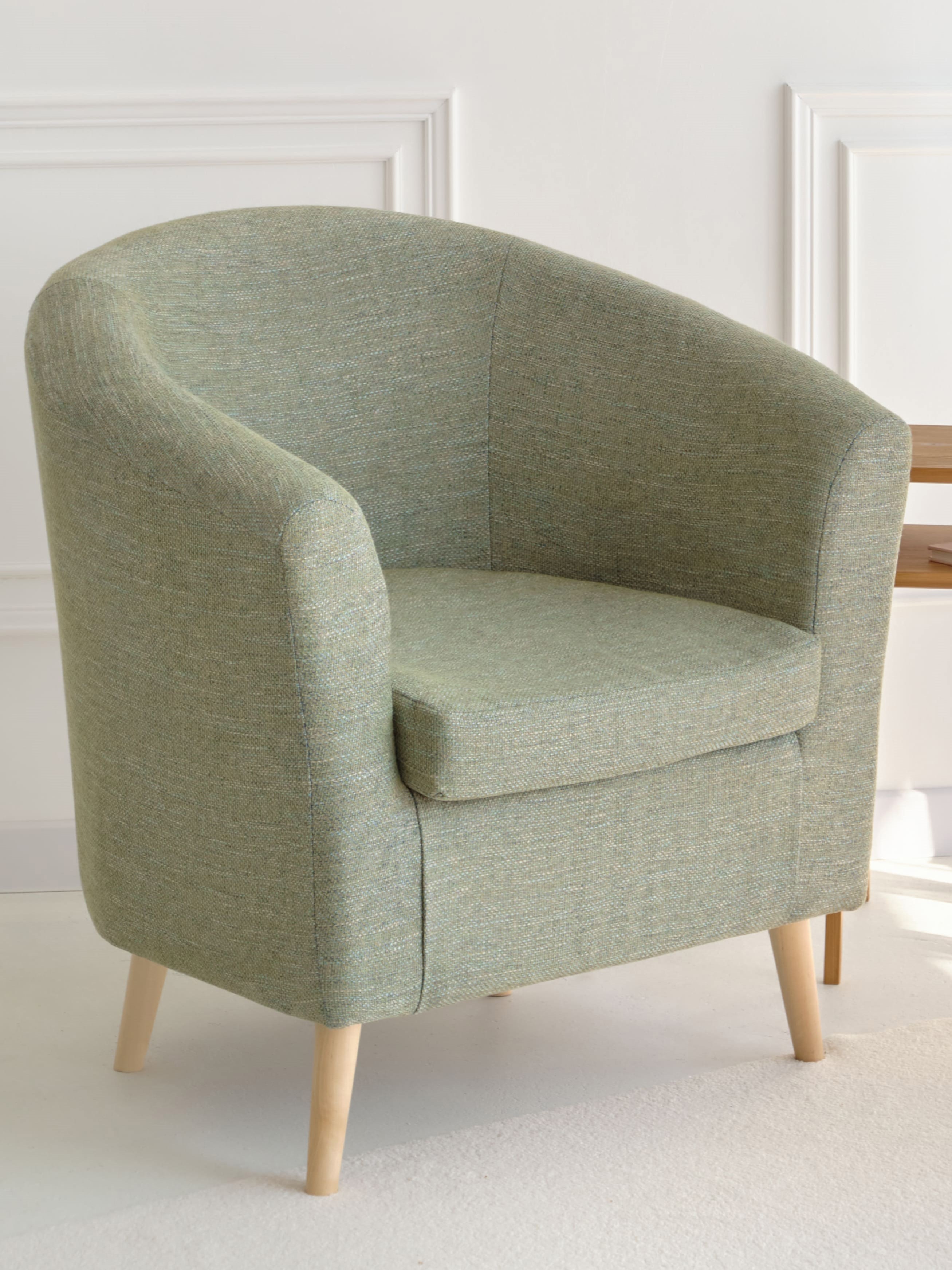 Изображение товара Мягкое кресло Алекто 85x85x75 см светло-зеленое с ножками