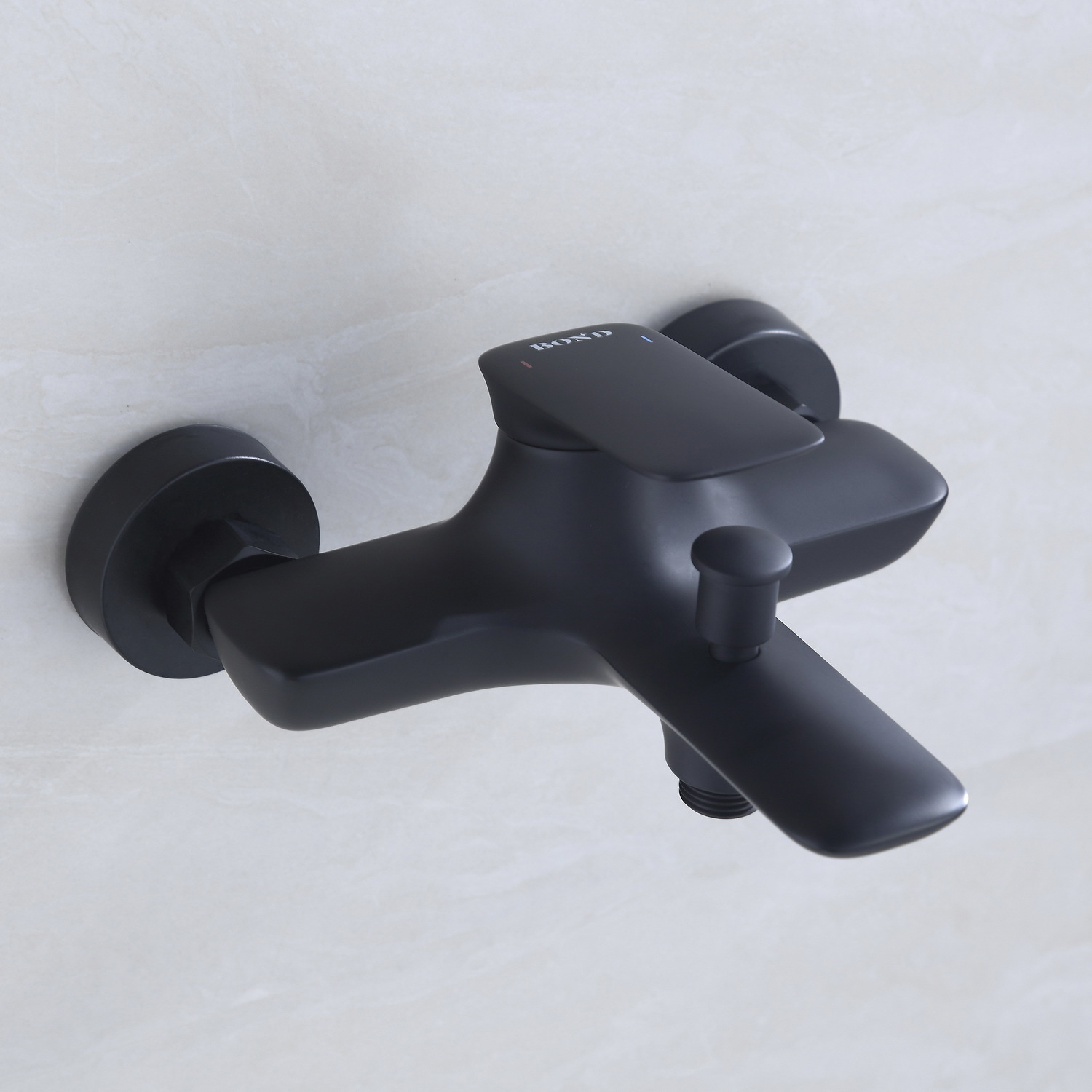 Изображение товара Смеситель для ванны Bond BLM033188 однорычажный цвет черный матовый