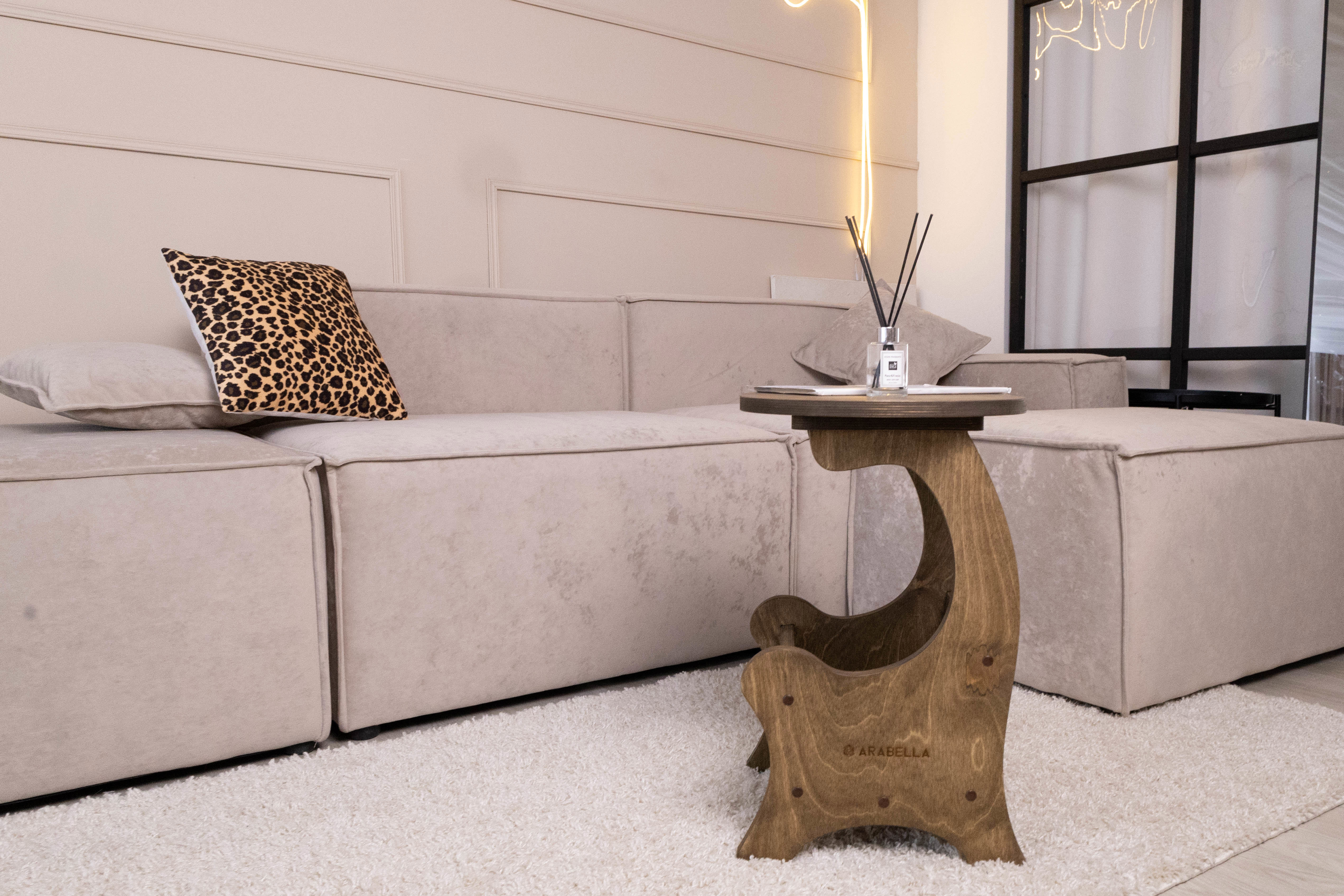 Изображение товара Тумба прикроватная Arabella 45x55x33 см фанера орех неоклассика стиль