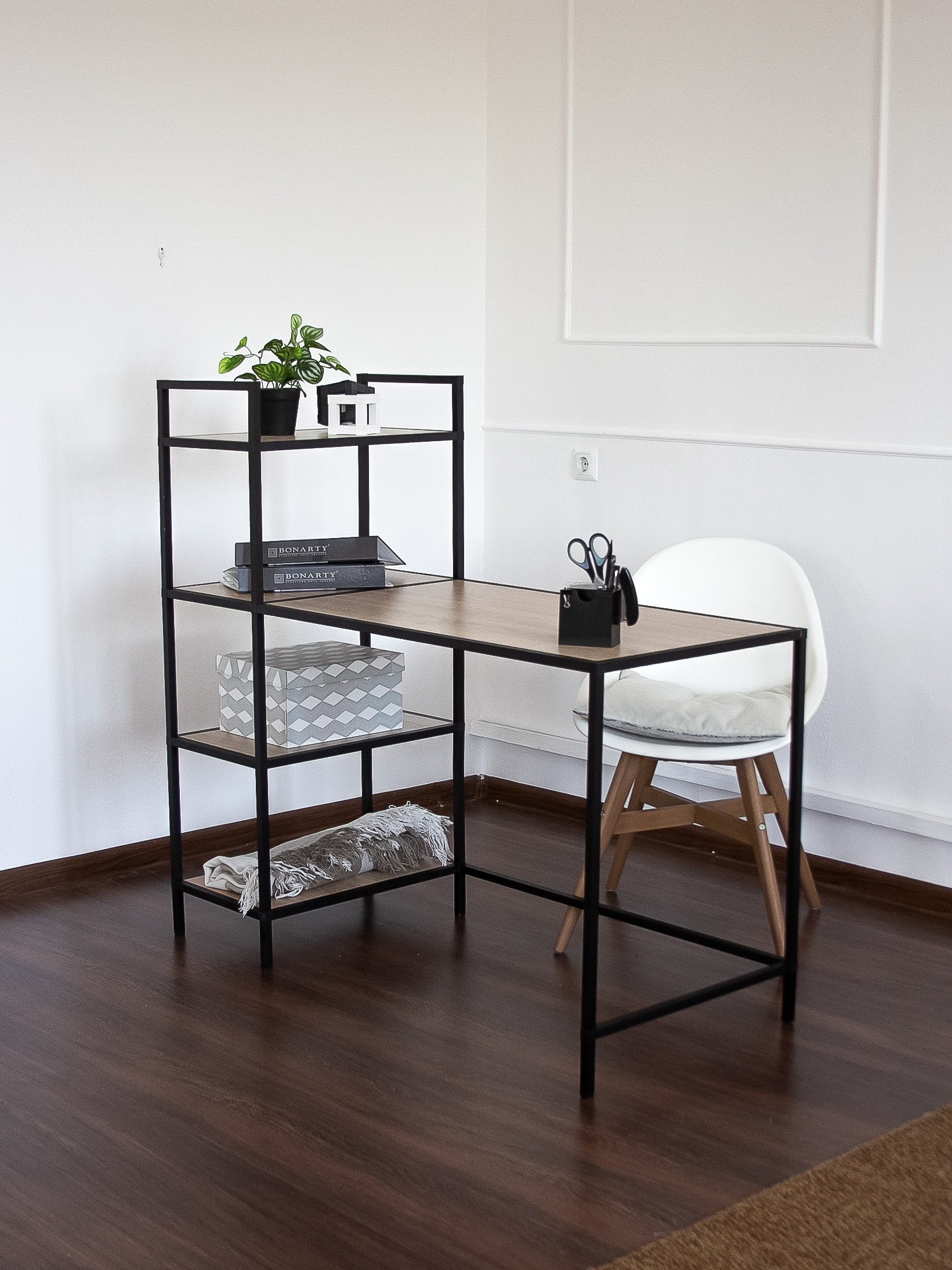 Изображение товара Офисный стол Тандем из алюминия и ЛДСП дуб сонома 125.9x119x56 см надежная мебель для работы