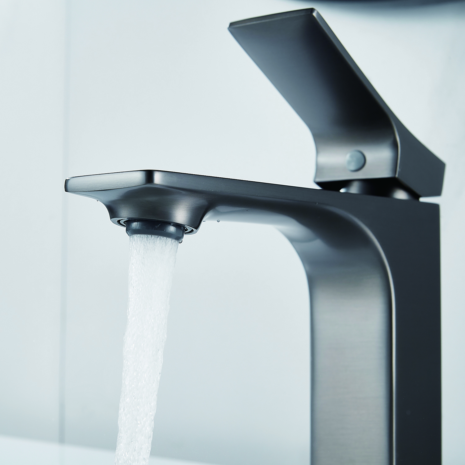 Изображение товара Смеситель для раковины Shevanik S6101T однорычажный цвет оружейная сталь