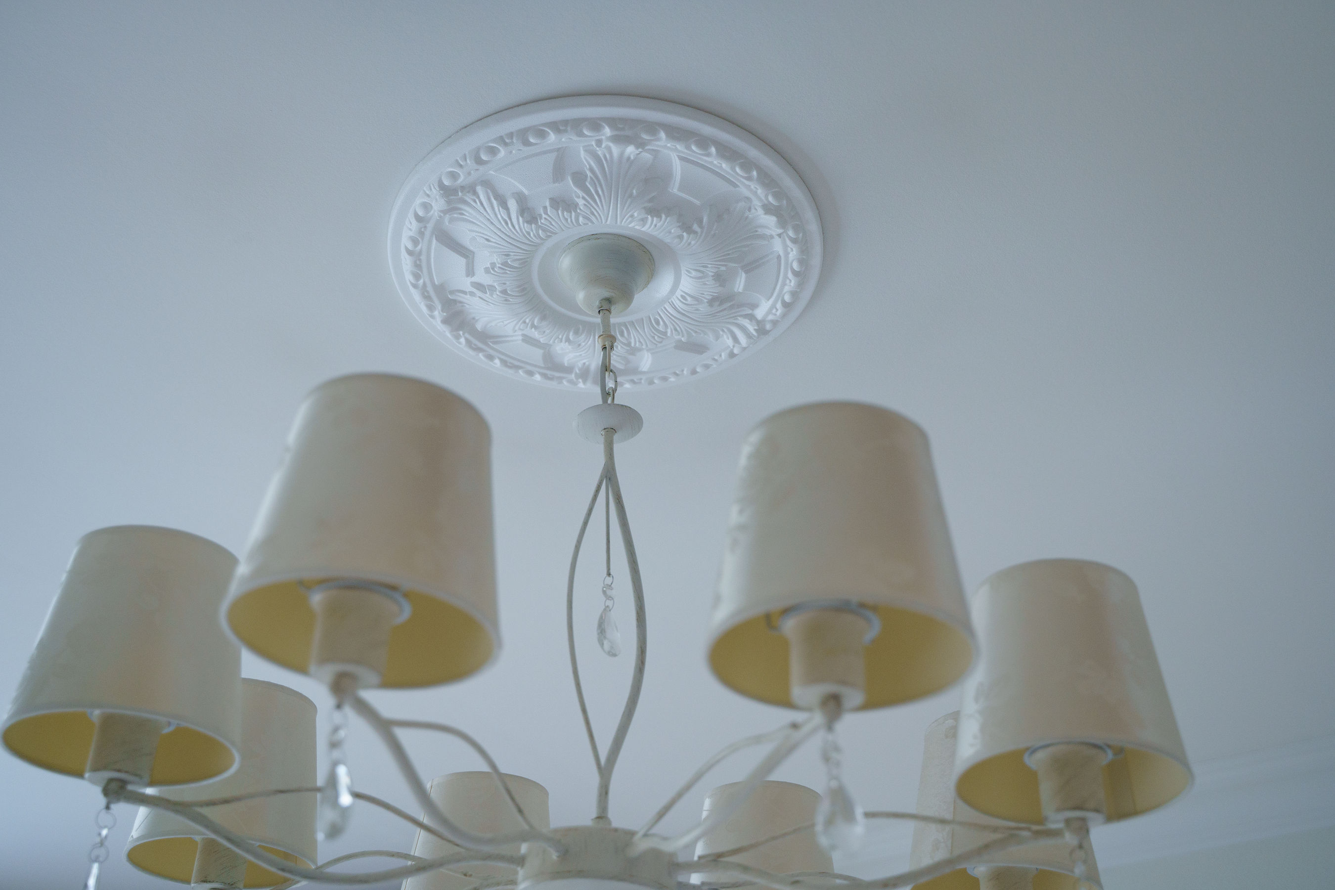 Декоративная потолочная розетка полистирол белая Decoflair D303-430 43 см - 6