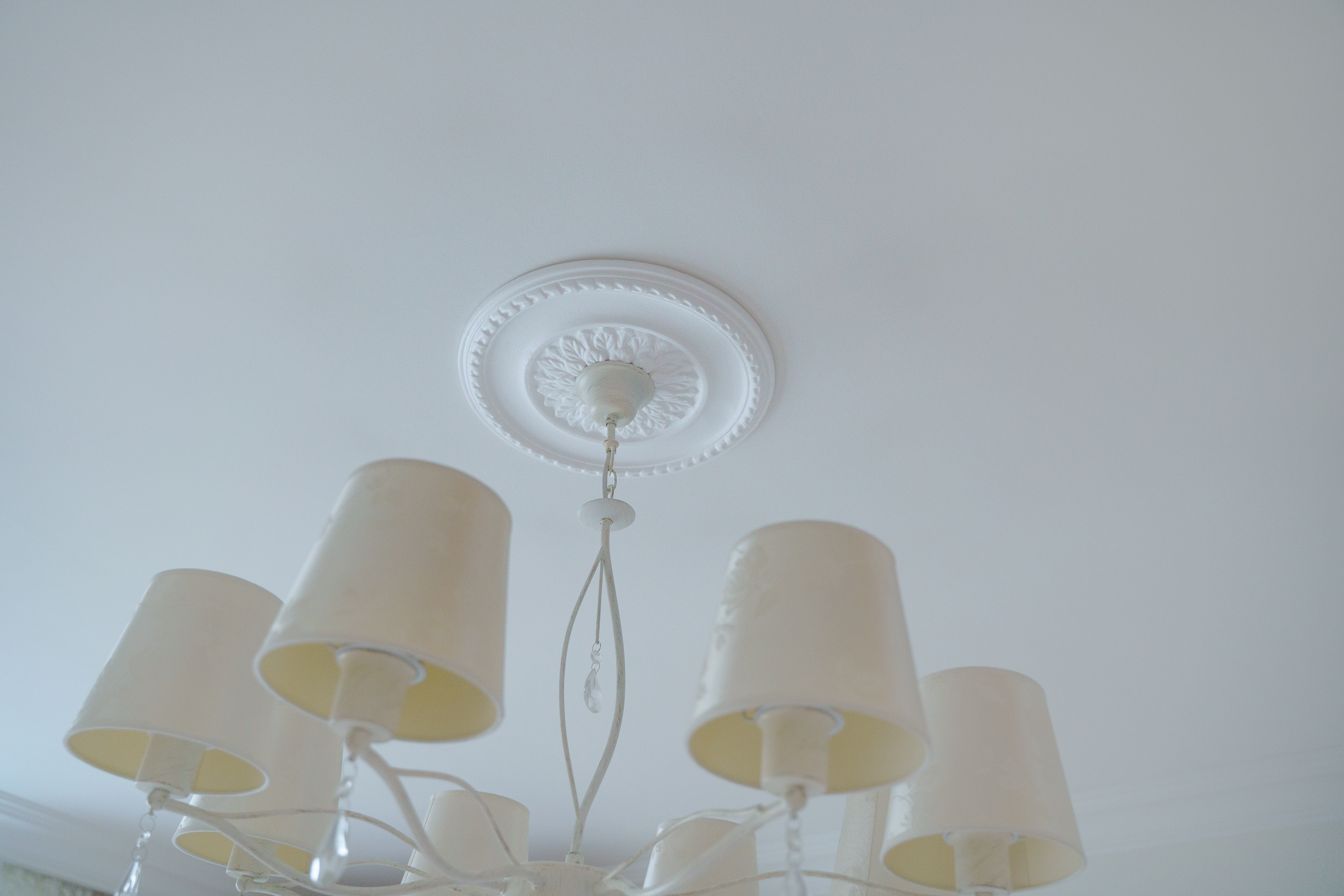 Декоративная потолочная розетка полистирол белая Decoflair D305-380 38 см - 6