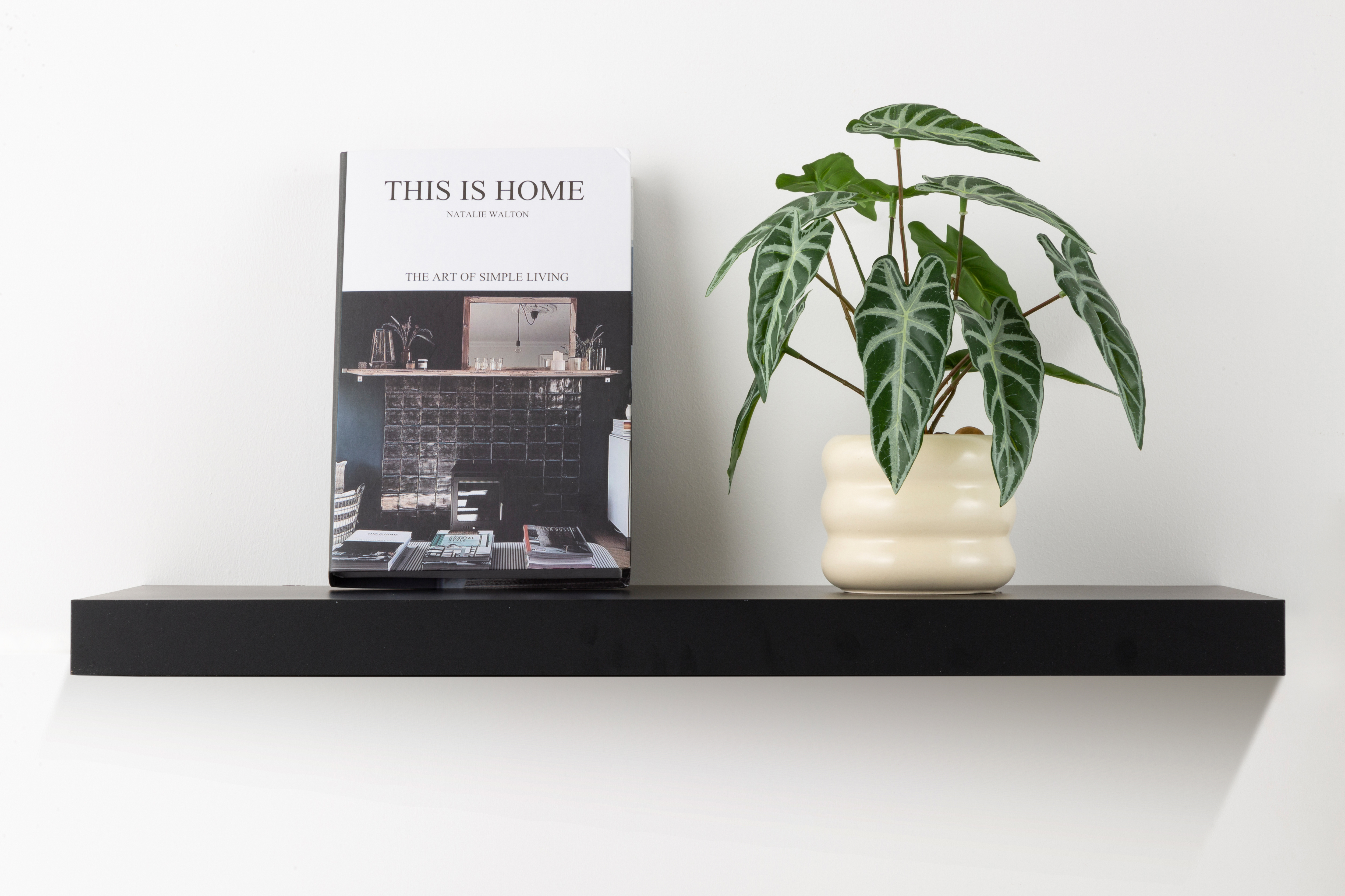 Изображение товара Настенная полка KONSENSA 60x23.5 см МДФ черный со скрытым креплением