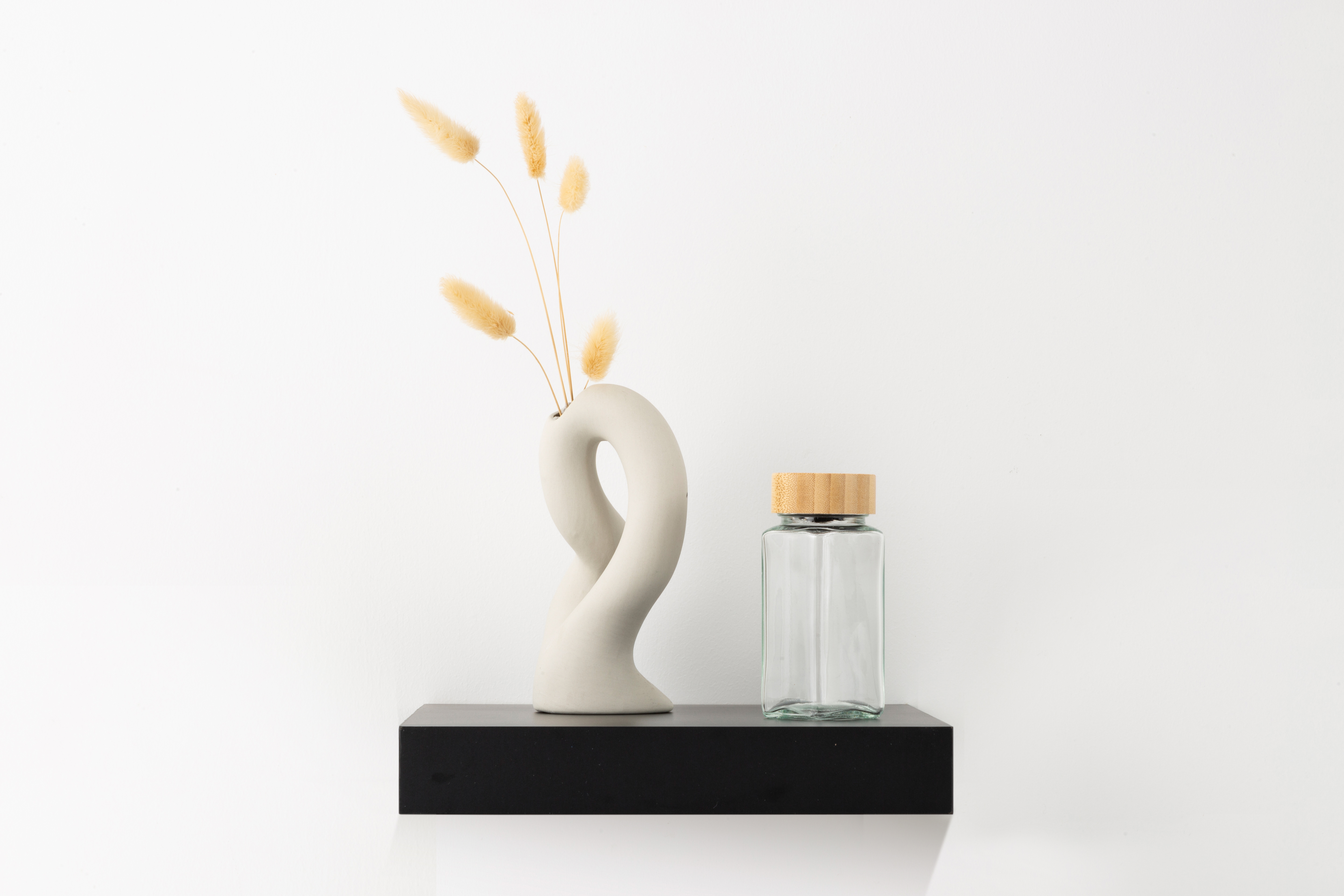 Изображение товара Настенная полка KONSENSA 23x23.5 см со скрытым креплением МДФ черная