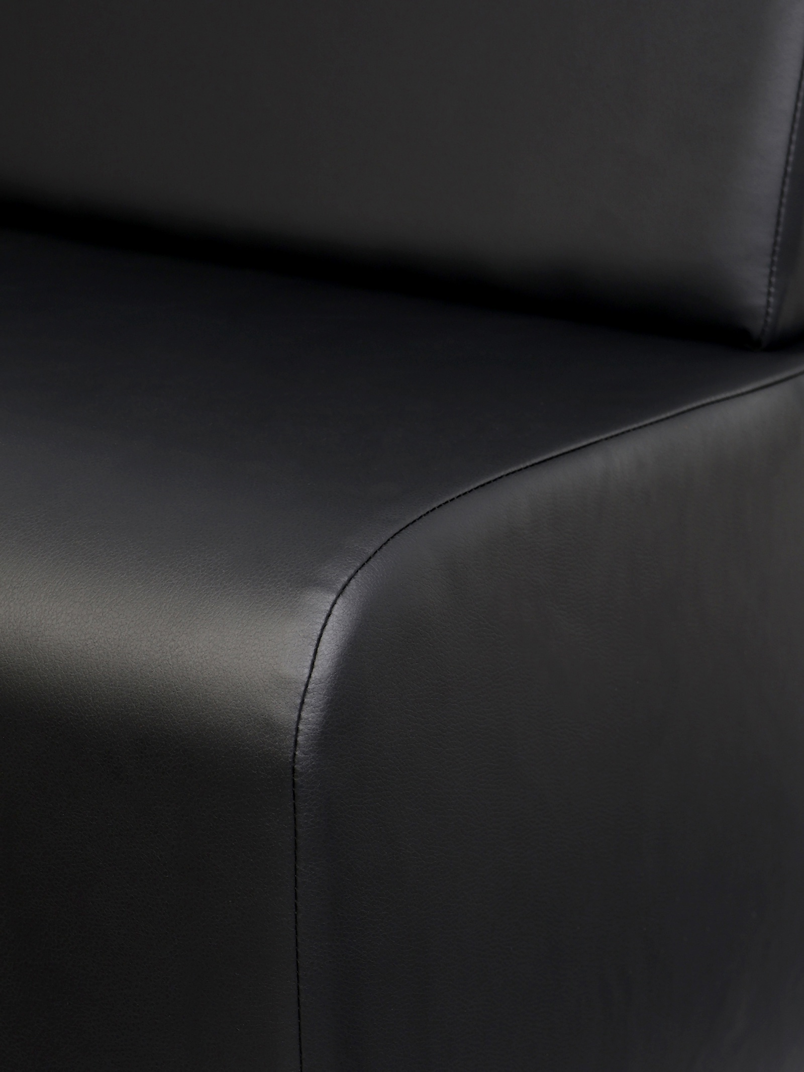 Изображение товара Диван прямой Лачи от Клик Мебель черный 100x77x53 см