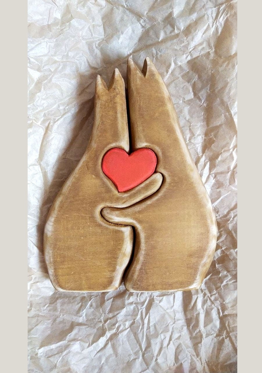 Изображение товара Деревянная статуэтка Котики Высокие с сердечком 15см