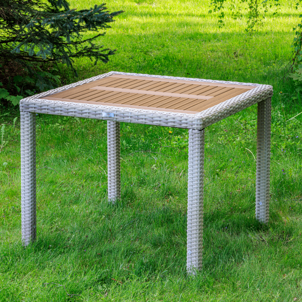 Изображение товара Нераздвижной садовый стол Royal family Amelia 90 см x 90 см x 75 см искусственный ротанг бежевый