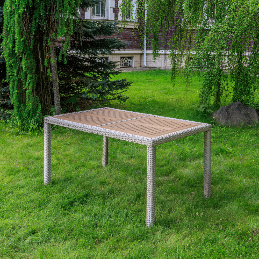 Изображение товара Нераздвижной садовый стол Royal family Amelia 150x90x75 см искусственный ротанг бежевый